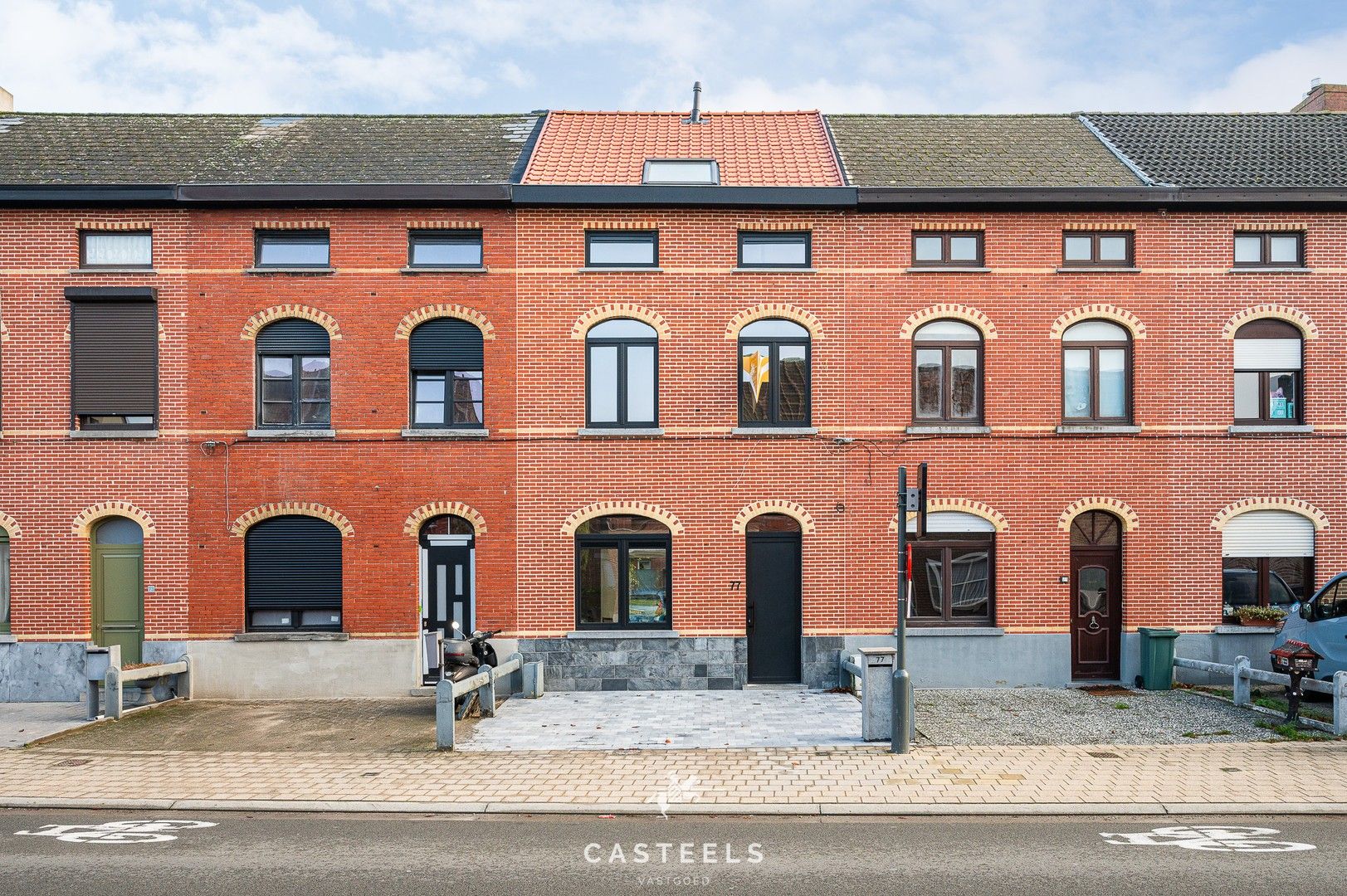 Prachtige gerenoveerde gezinswoning te Merelbeke-Melle foto 2