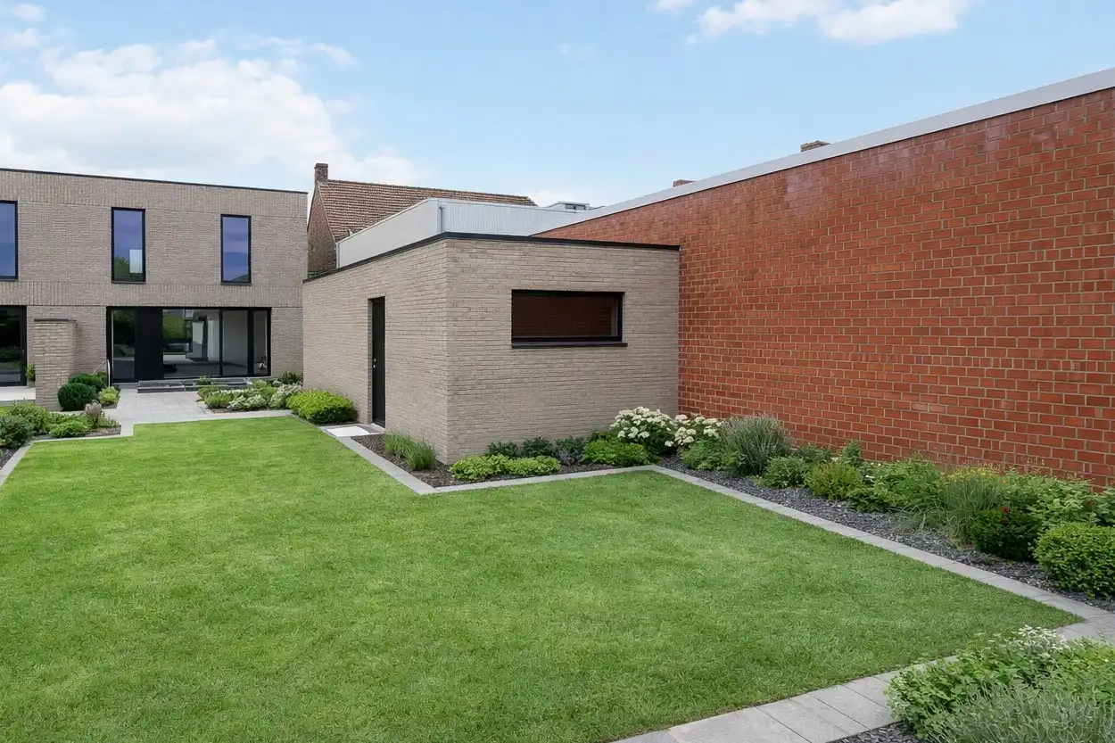 RUIME HALF OPEN NIEUWBOUWWONING MET 4 SLPKS | TUIN | GARAGE foto {{pictureIndex}}