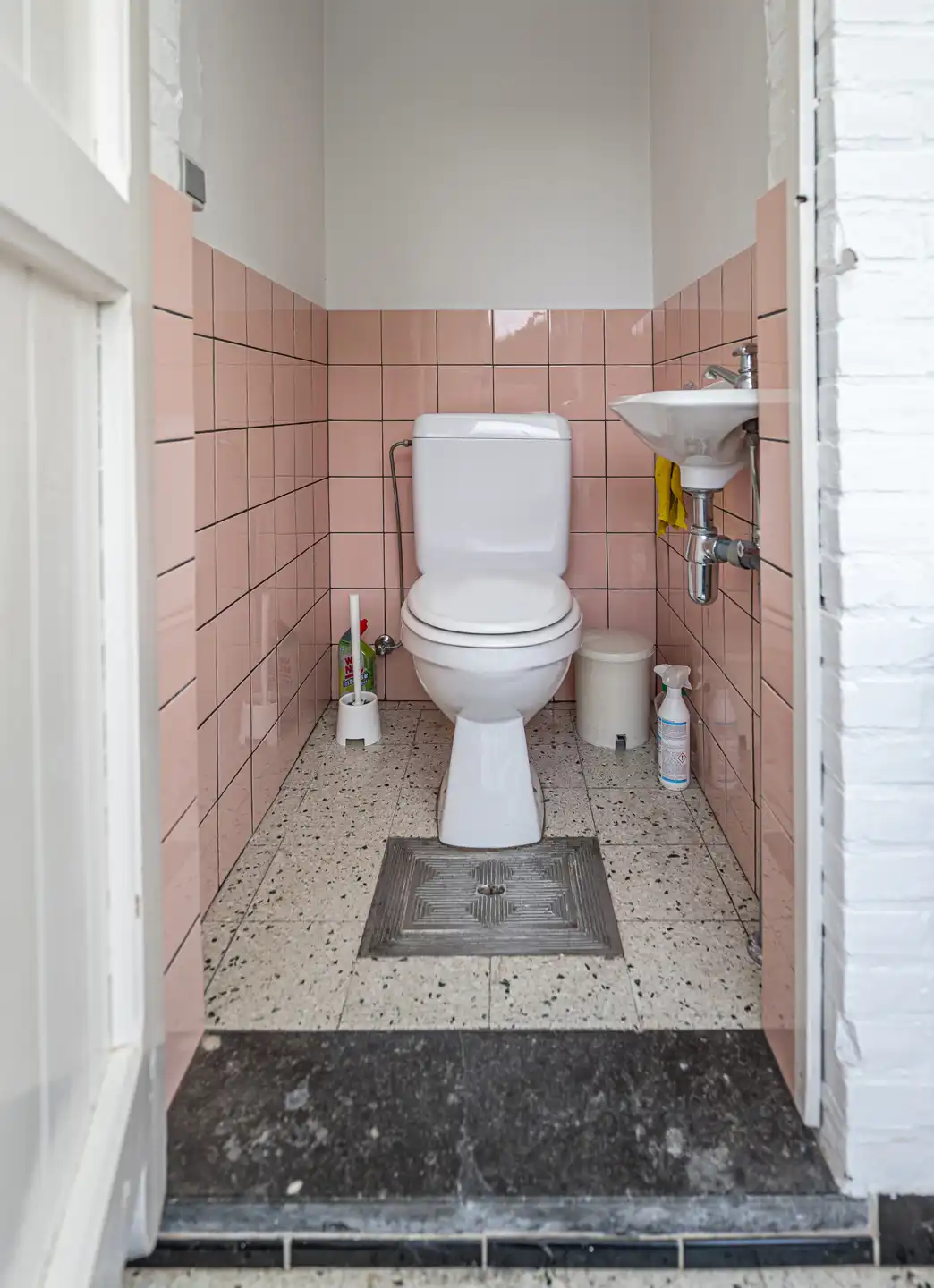 Woning in half-open bebouwing op 8 are foto 28