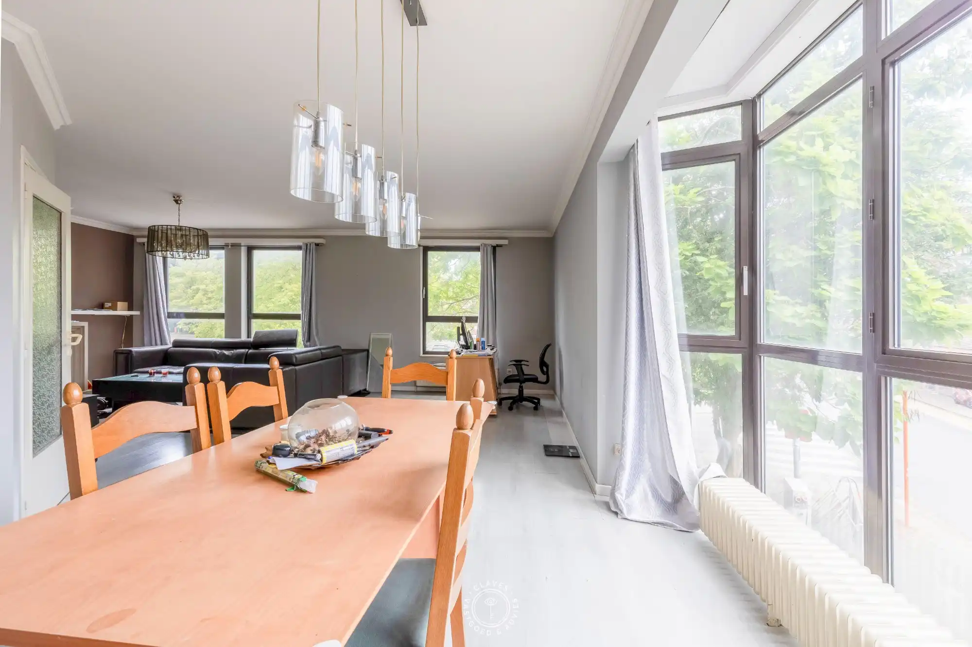 Lichtrijk tweeslaapkamerappartement met autostaanplaats op toplocatie foto 6