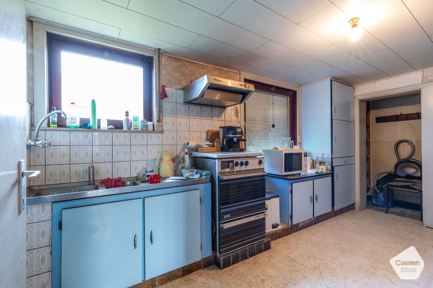 Landelijk te renoveren woning met atelier op een mooi perceel van 1664 m² foto 7