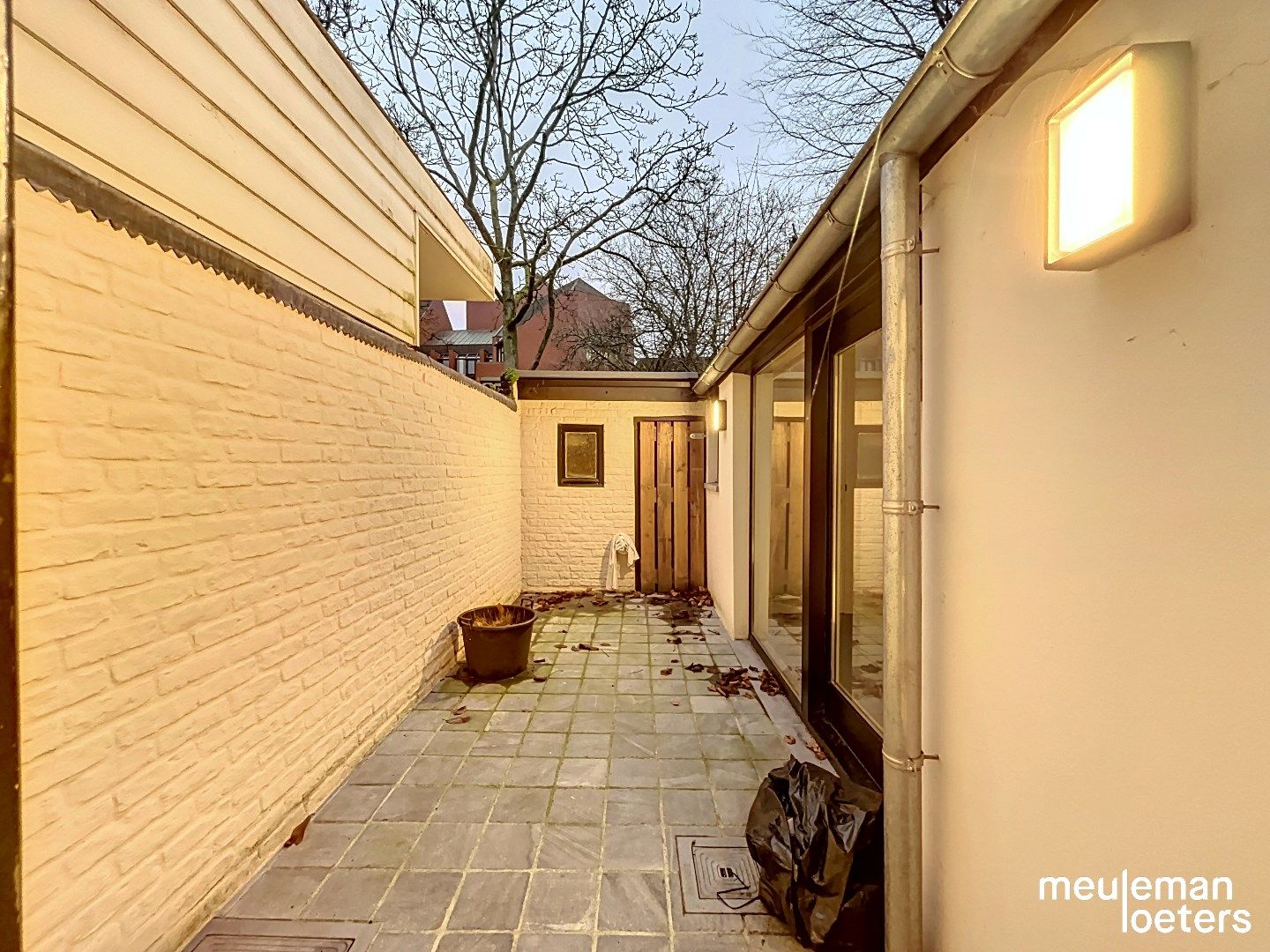 Prachtige rijwoning met terras foto 2