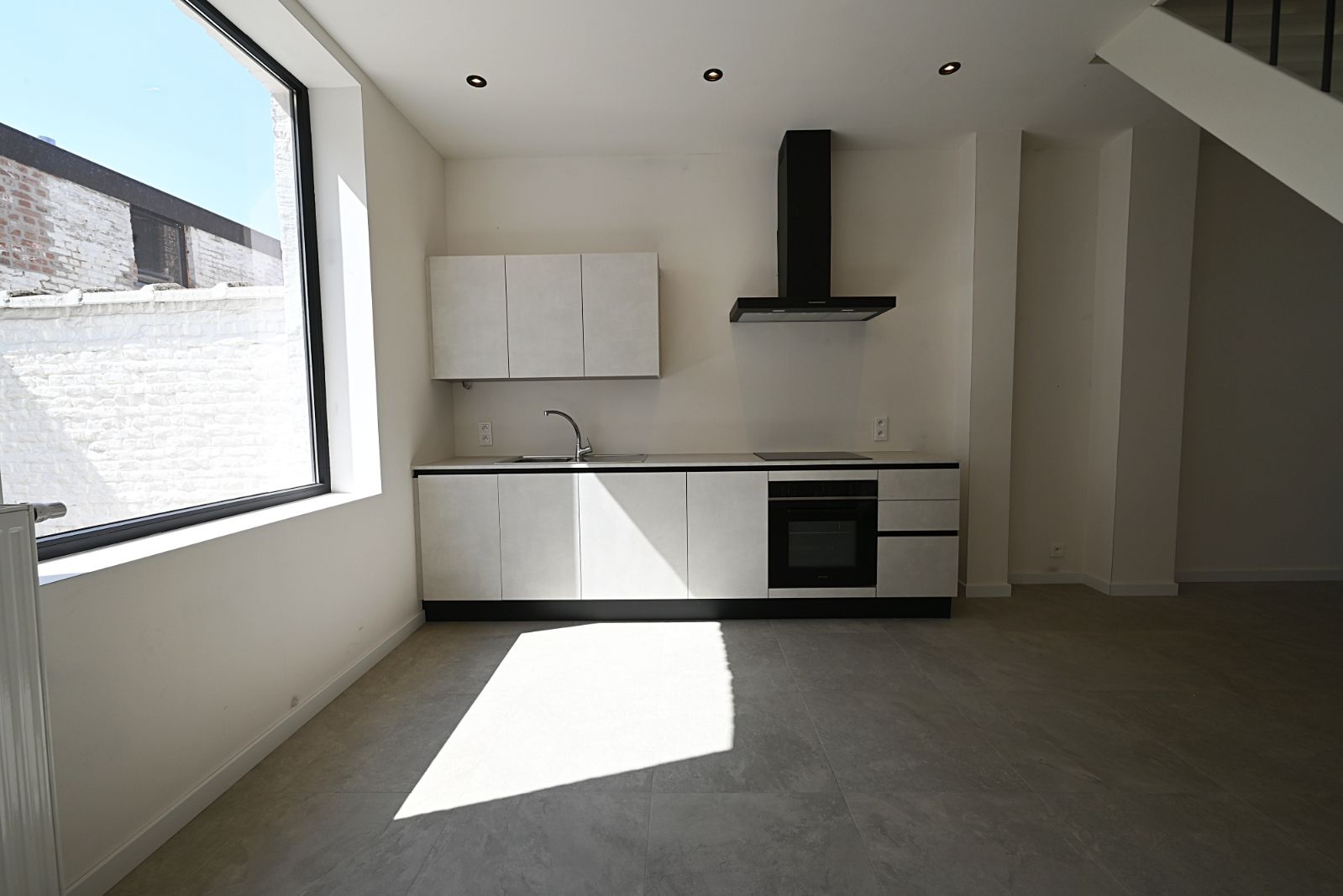 Gerenoveerde woning met 3 slaapkamers foto 4