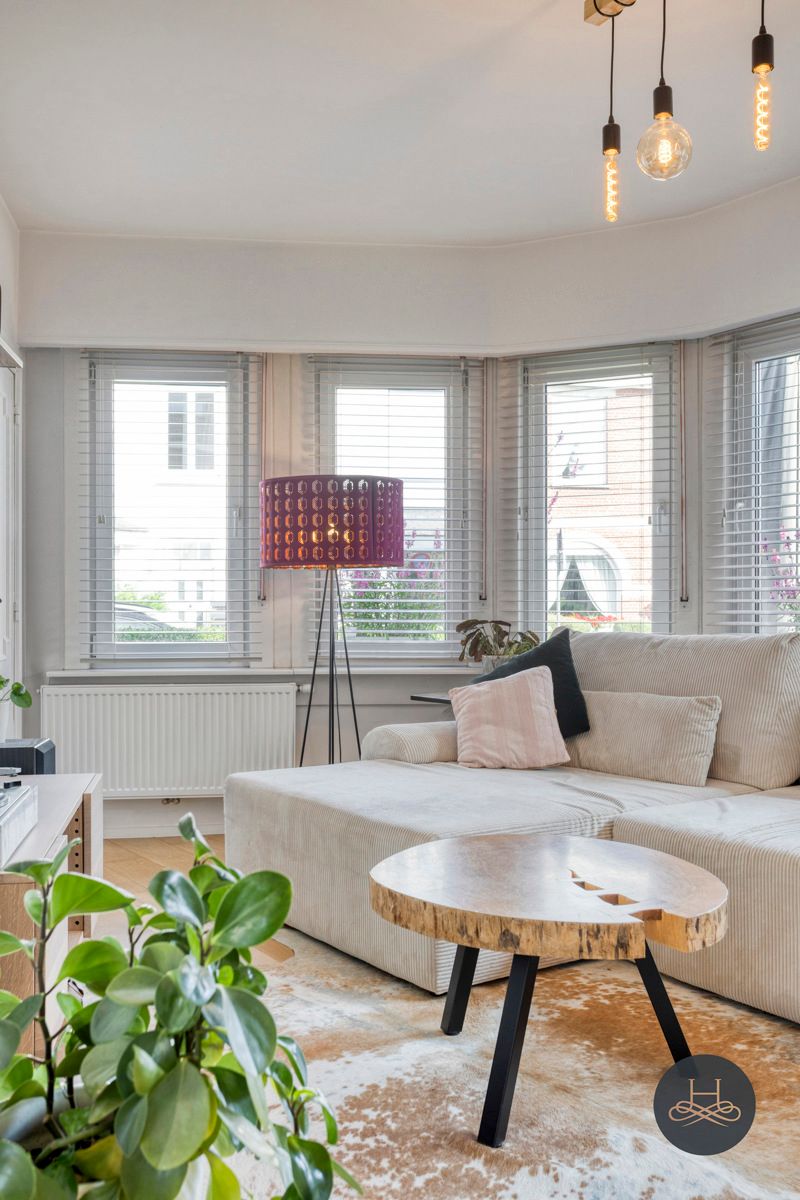 Charmante, volledig gerenoveerde & ruime woning met voortuin foto 9