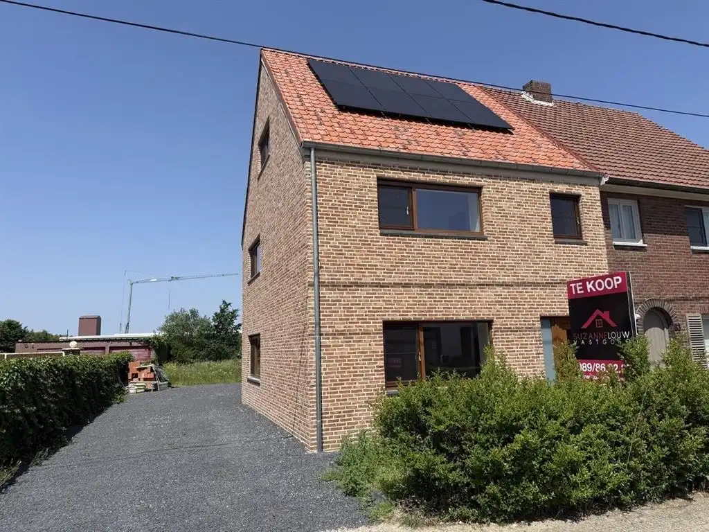 Stijlvolle nieuwbouwwoning  foto {{pictureIndex}}