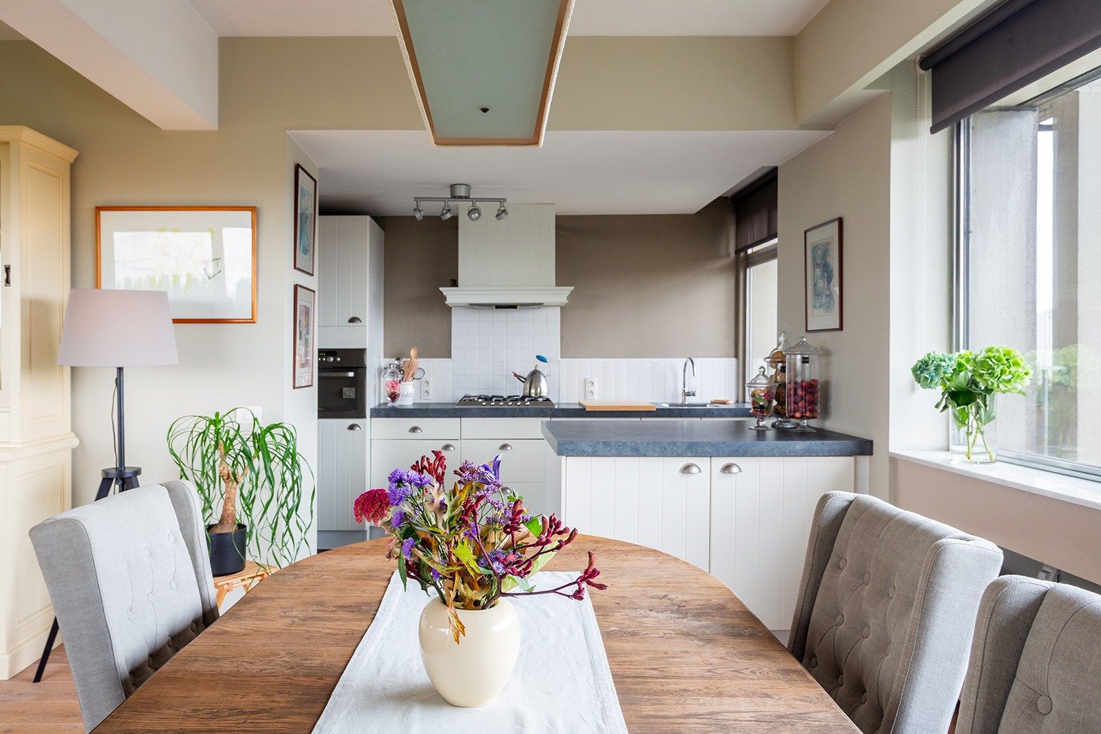 Instapklaar hoekappartement (150 m²) met veel lichtinval op de zevende verdieping foto 3