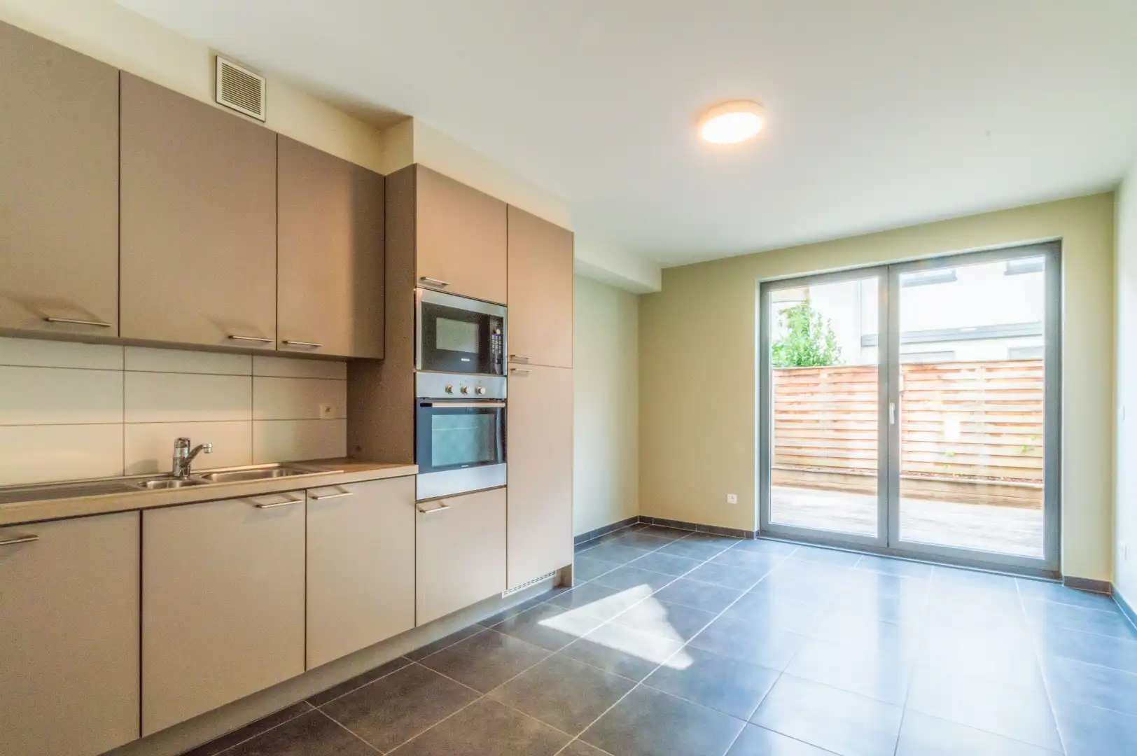 Een aangenaam, ruim duplex-appartement te Halle centrum! foto 7