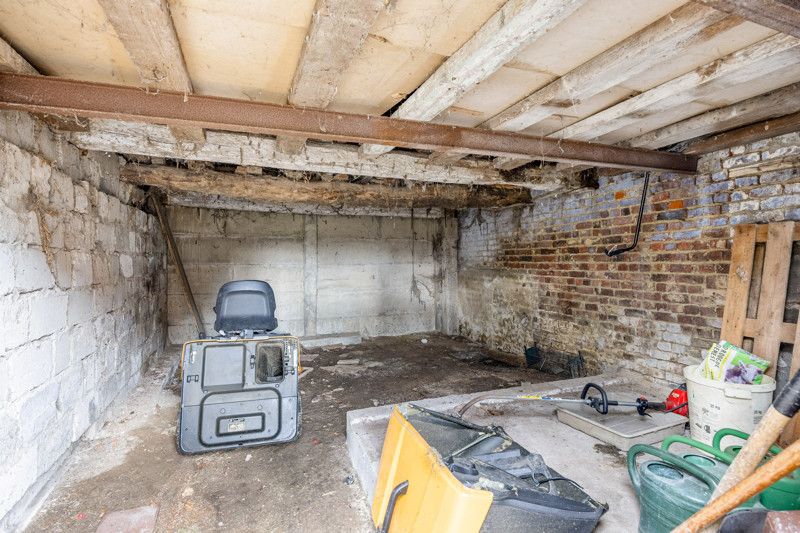 Woning met veel mogelijkheden op 15are 82ca foto 33