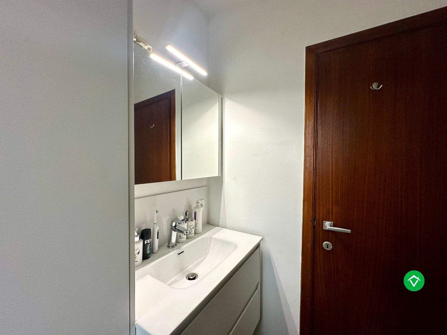 Alleenstaande woning met 2 slaapkamers en inpandige garage foto 8