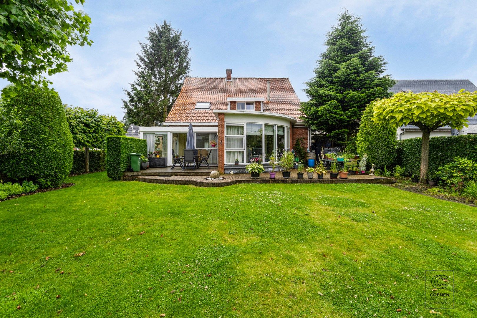 Ruime woning met bew. opp. van 250 m², 4 slpk's op 1405 m² op een schitterende locatie te Wijnegem! foto 32