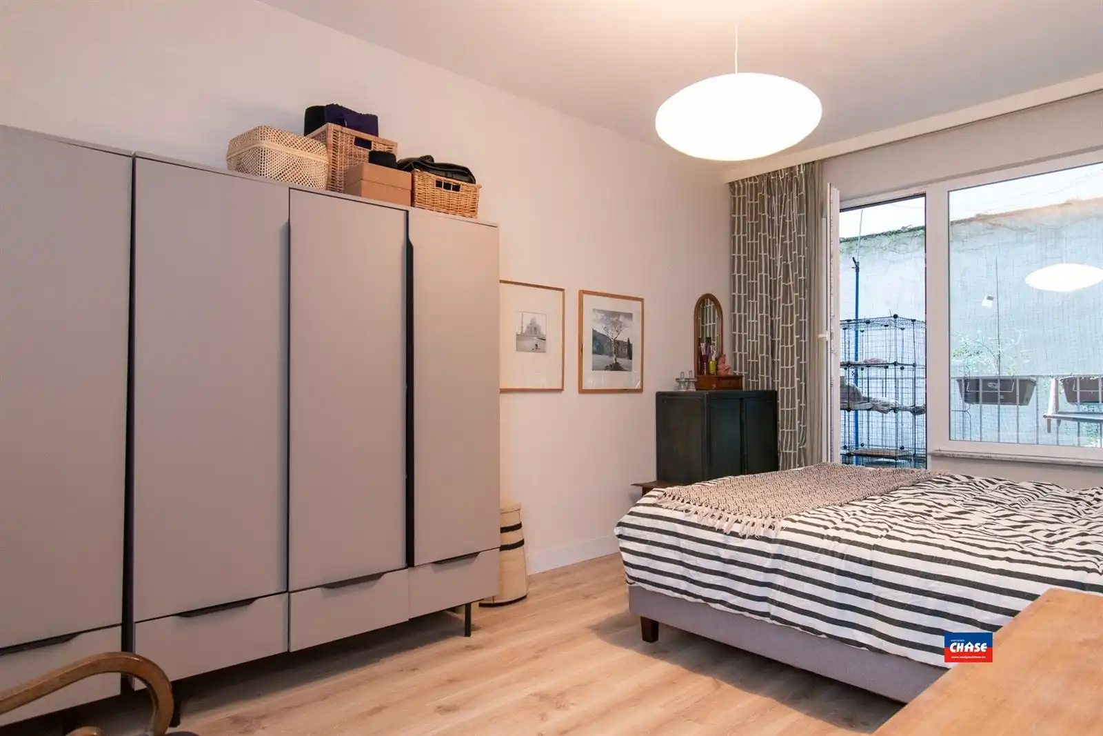 Ruim, instapklaar appartement met drie slaapkamers en terras gelegen op toplocatie! foto 10