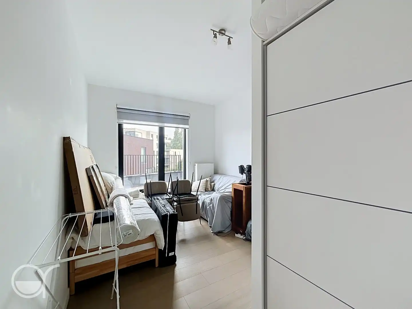 Gemeubeld appartement met twee slaapkamers en zicht op water incl autostaanplaats foto 7