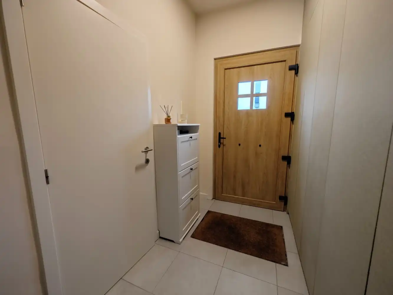 volledig gerenoveerde stadswoning met 4 slpks foto 13