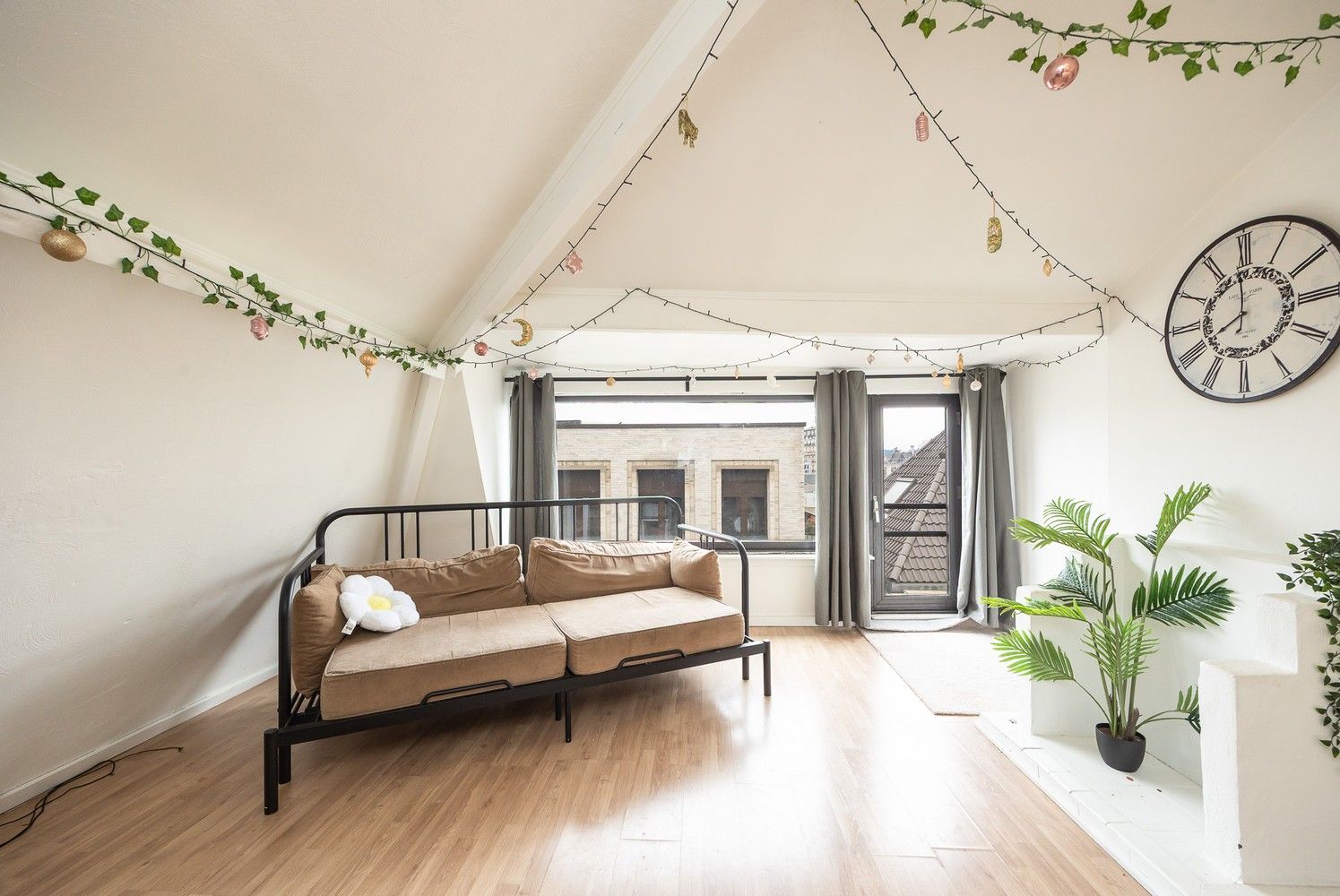 Vergund studentengebouw op een uitstekende AAA locatie, tegenover de AP Hogeschool foto 23