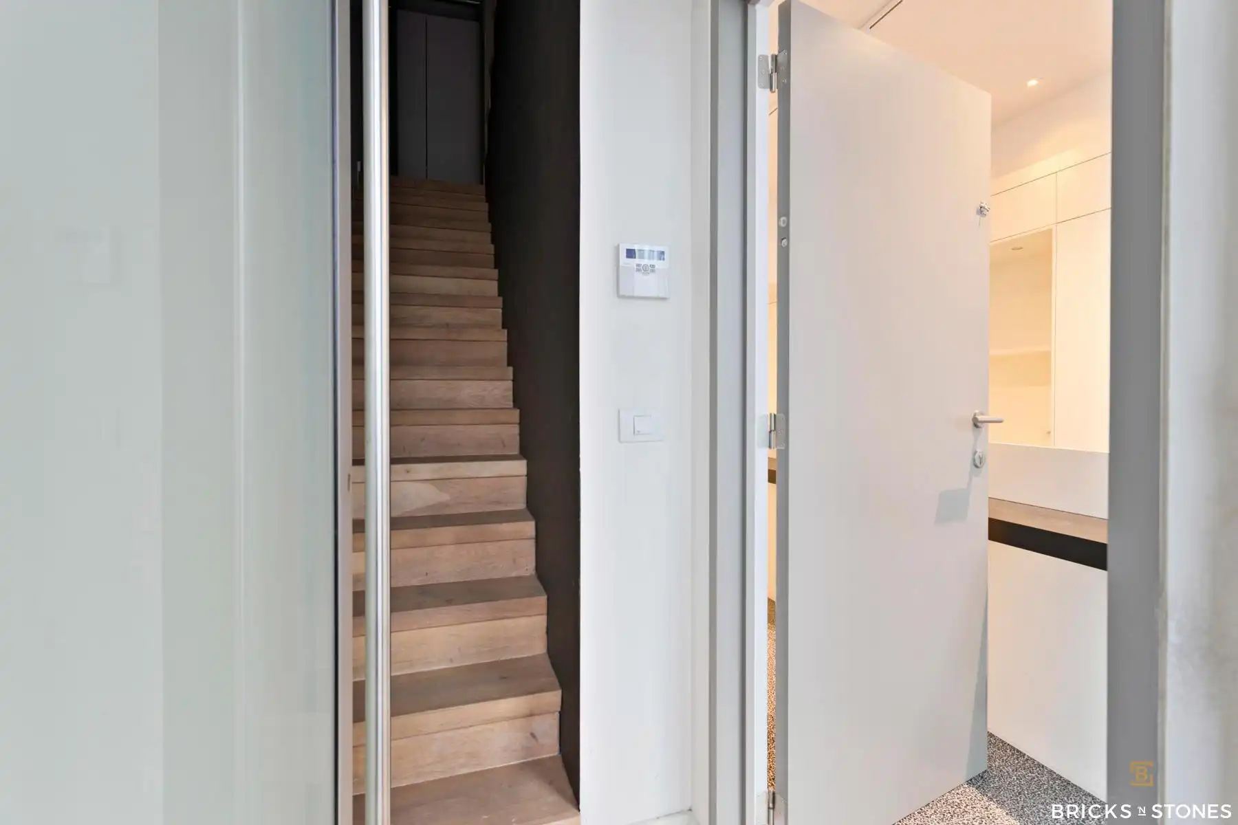 Veelzijdige woning te koop foto 2