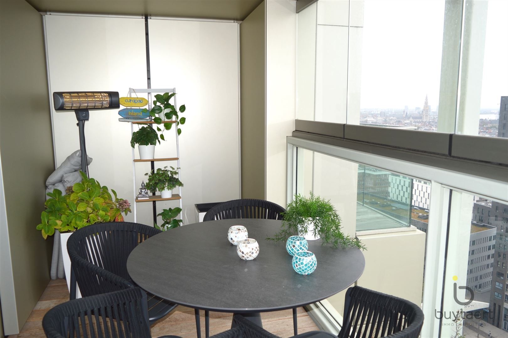 Subliem drie slaapkamer appartement op de Sky line in Antwerpen! foto 14