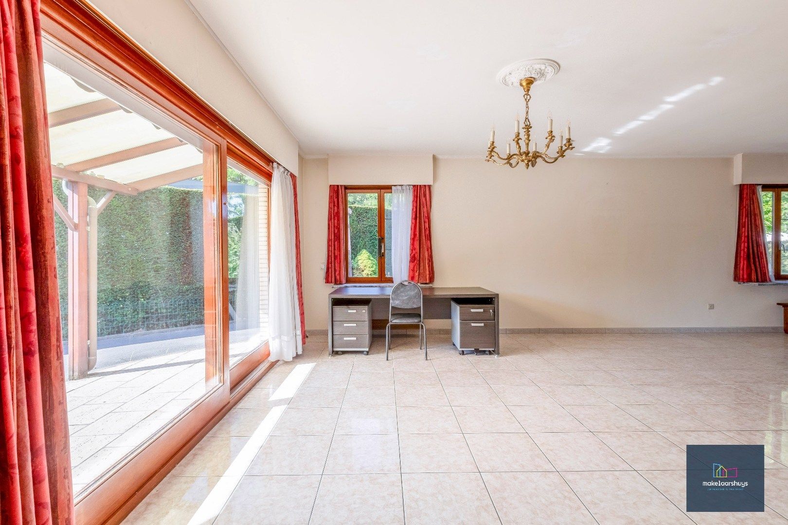 Rustig gelegen ruime bungalow met dubbele garage in Drongen foto 7