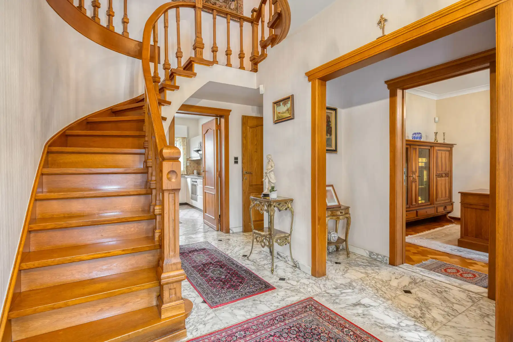 Residentieel gelegen karakterwoning met 4 slaapkamers foto 5