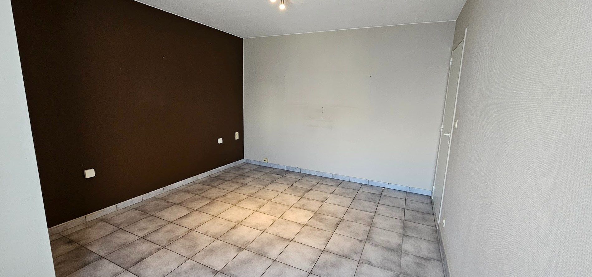 Ruim appartement met terras, lift en 2 slaapkamers in Sint-Eloois-Winkel - Energielabel B, EPC-waarde 128.00 - inclusief parkeerplaats foto 11