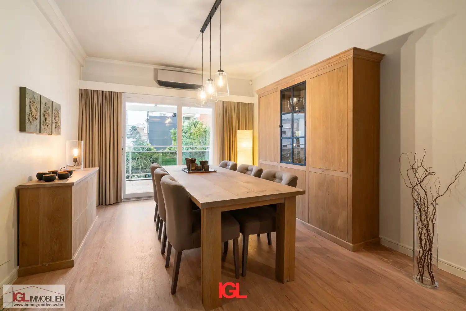 Instapklare gezinswoning met garage, tuin en terras in een rustige straat van Anderlecht foto 2