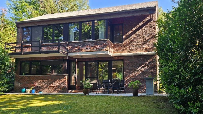 Moderne villa stijl van 245m² op 14 are palende aan golfdomein foto {{pictureIndex}}