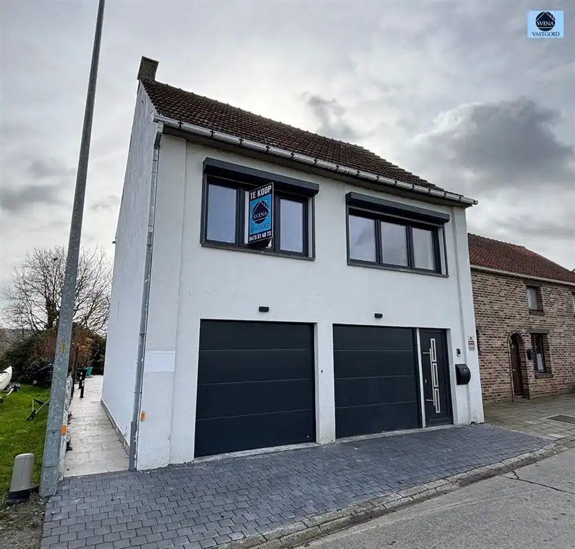 Hoofdfoto van de publicatie: GERENOVEERDE HOB MET GROTE TUIN EN 2 GARAGES