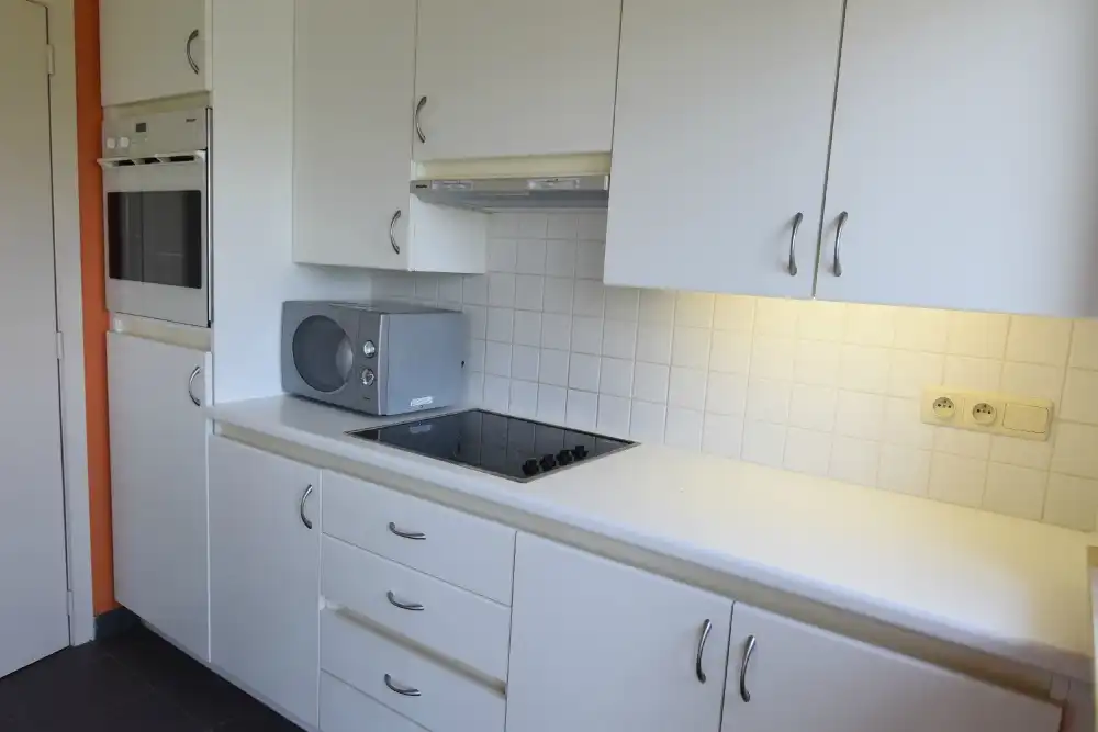 Appartement met twee slaapkamers een grote gesloten garagebox. In een rustige buurt doch niet zo ver van het centrum van Blankenberge. In een gebouw met lift. foto 5