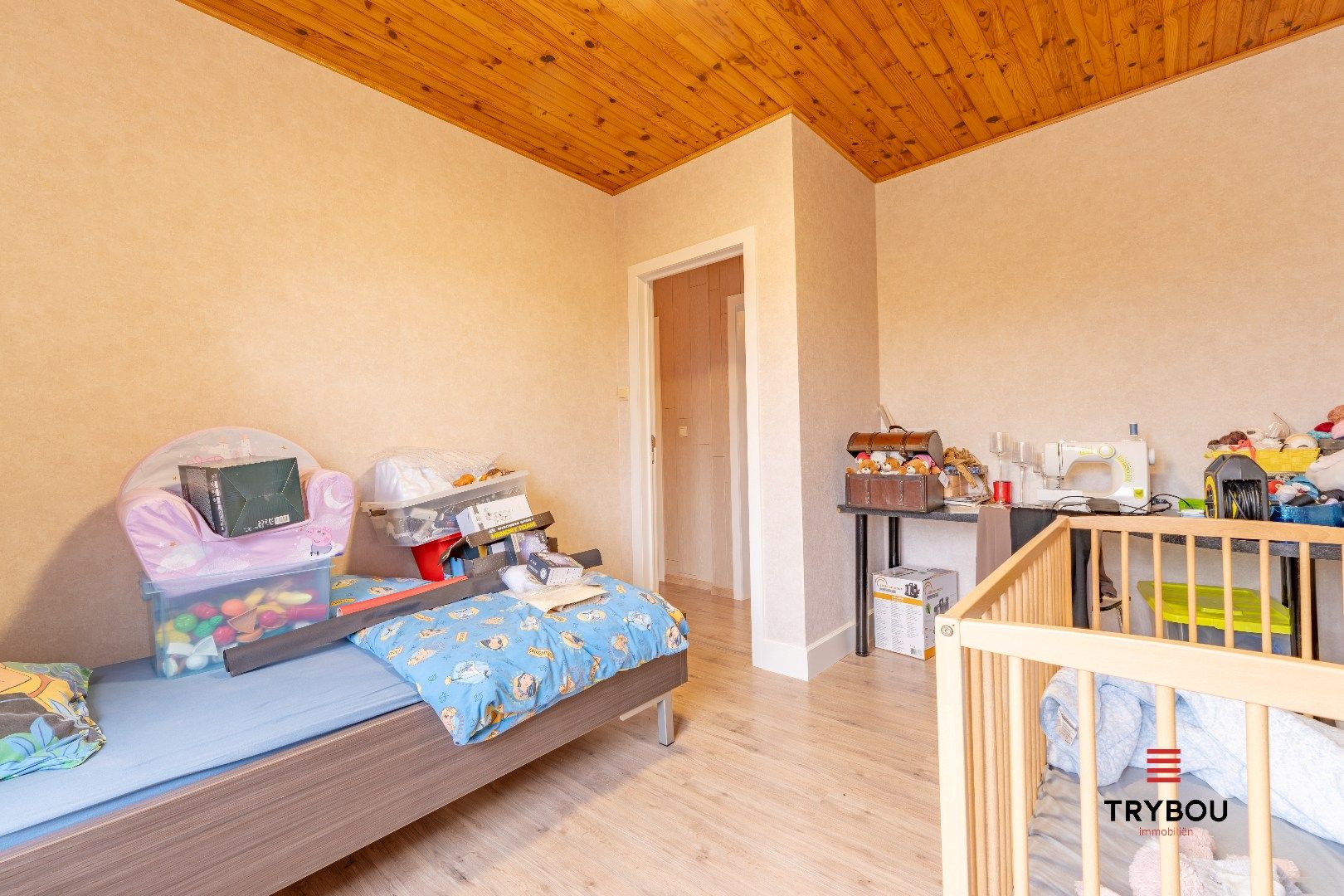 Gezinswoning met tuin, garage én uitweg in hartje Ieper foto 16