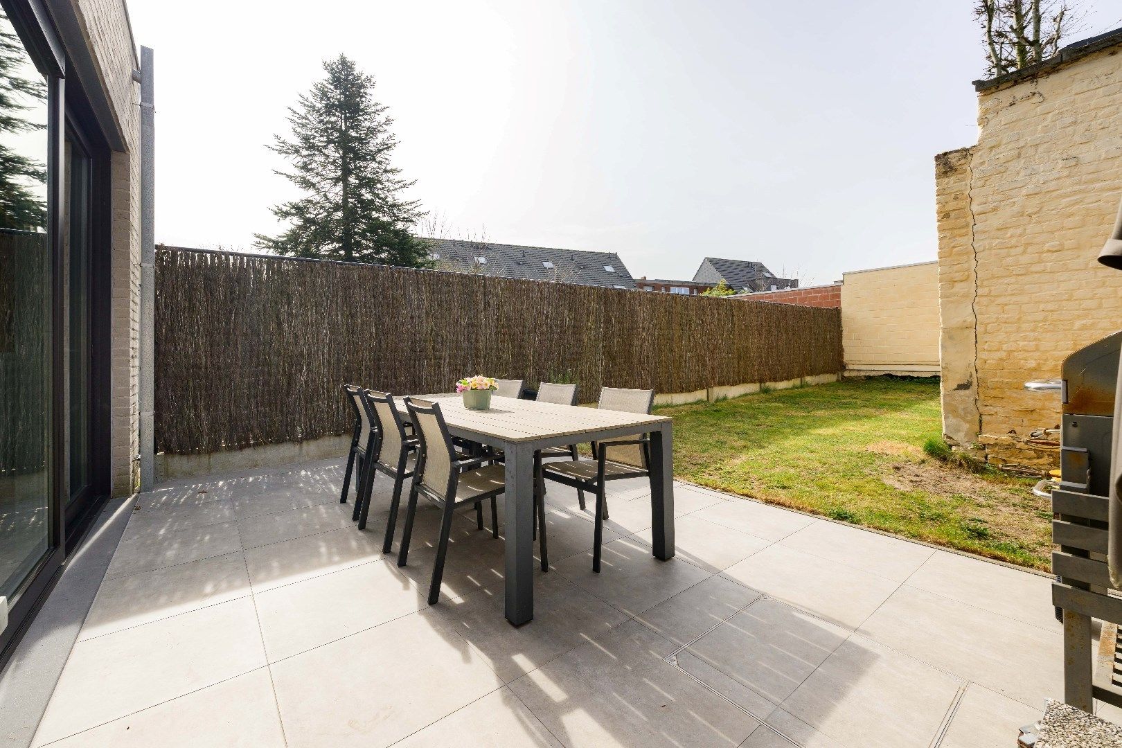 INSTAPKLARE GEZINSWONING MET 3 SLPKS | GARAGE | TUIN foto 5