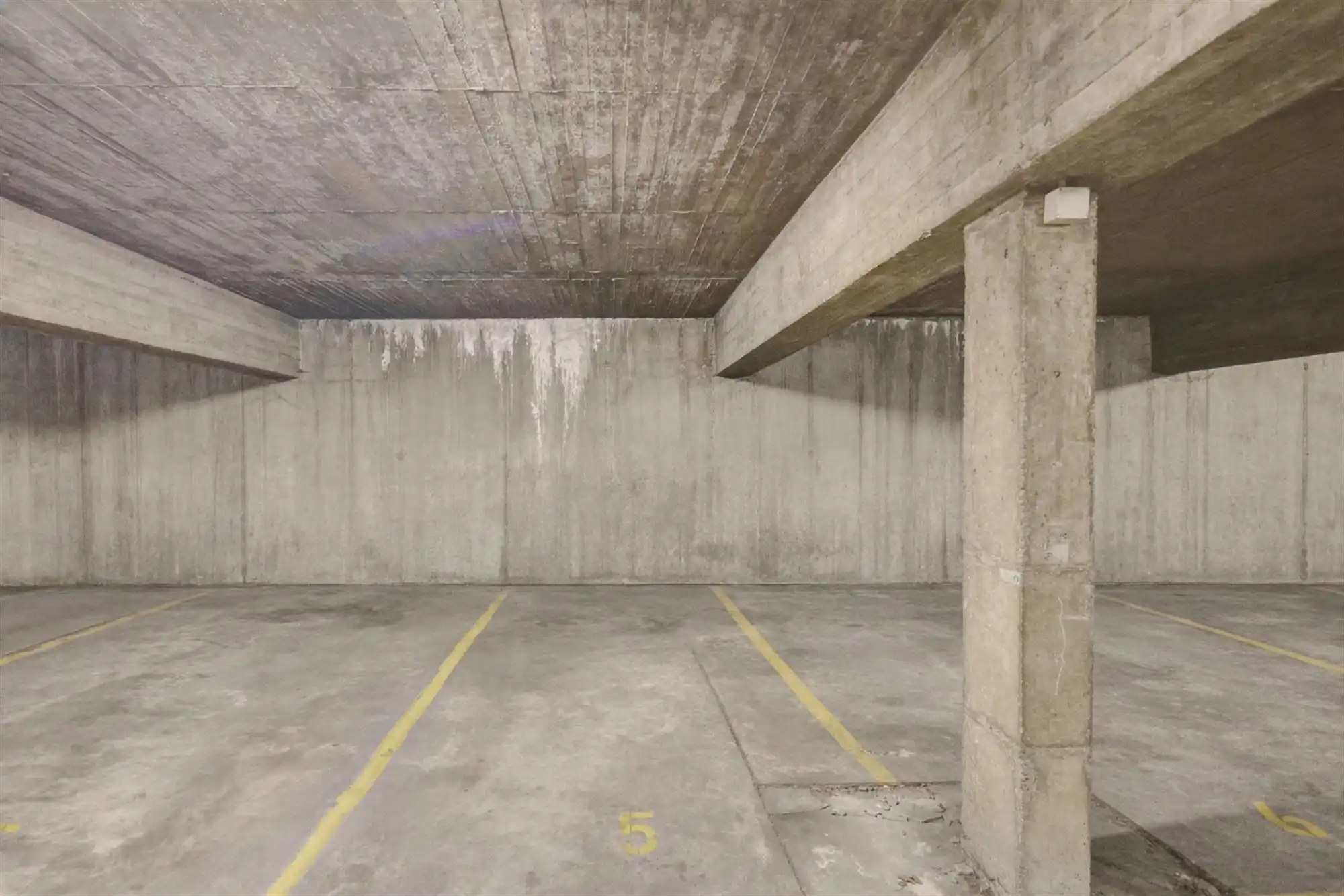 Appartement met 2 slaapkamers, terras + parking mogelijk foto 19