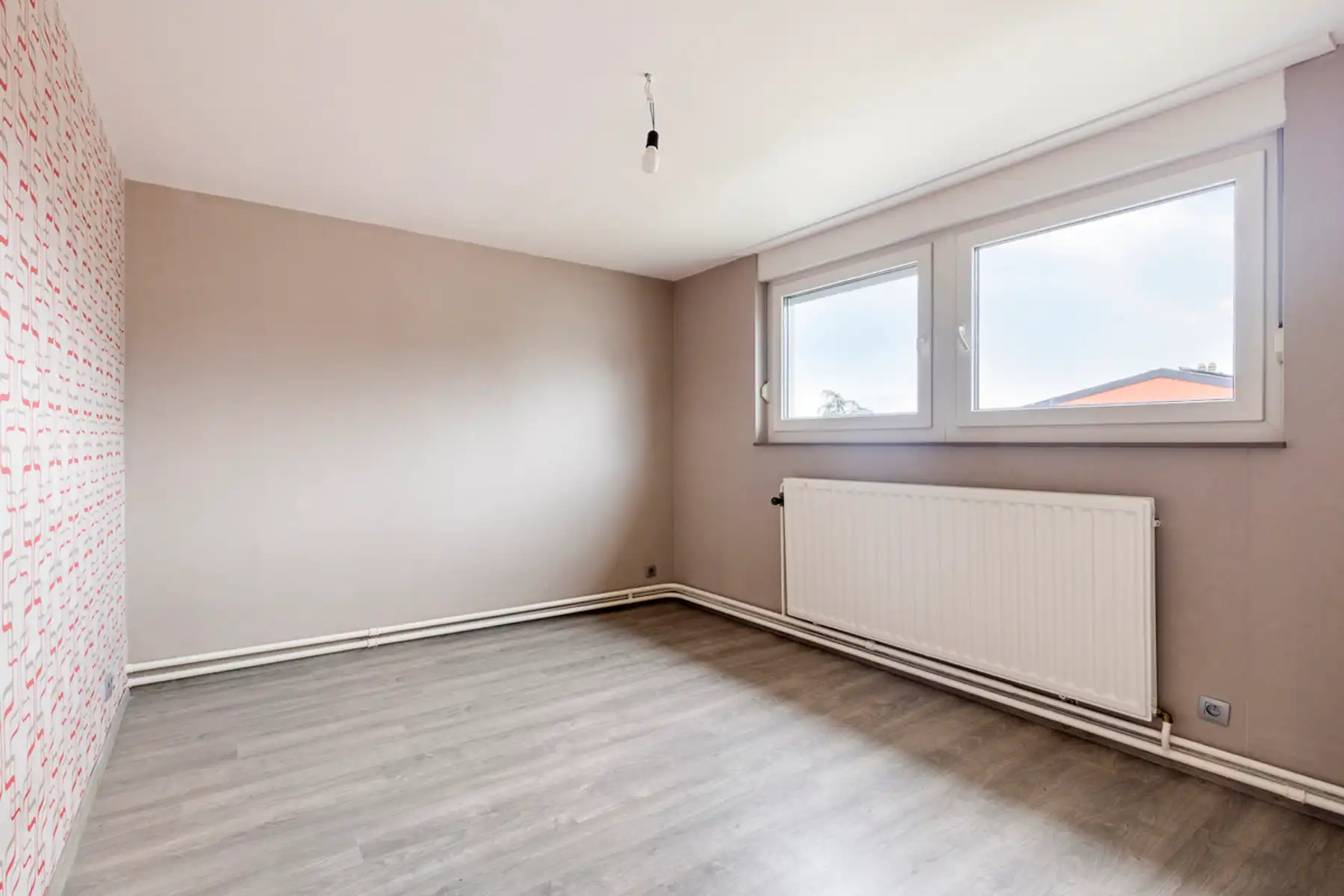Instapklare centrum-woning pal bij centrum Buggenhout  foto 18