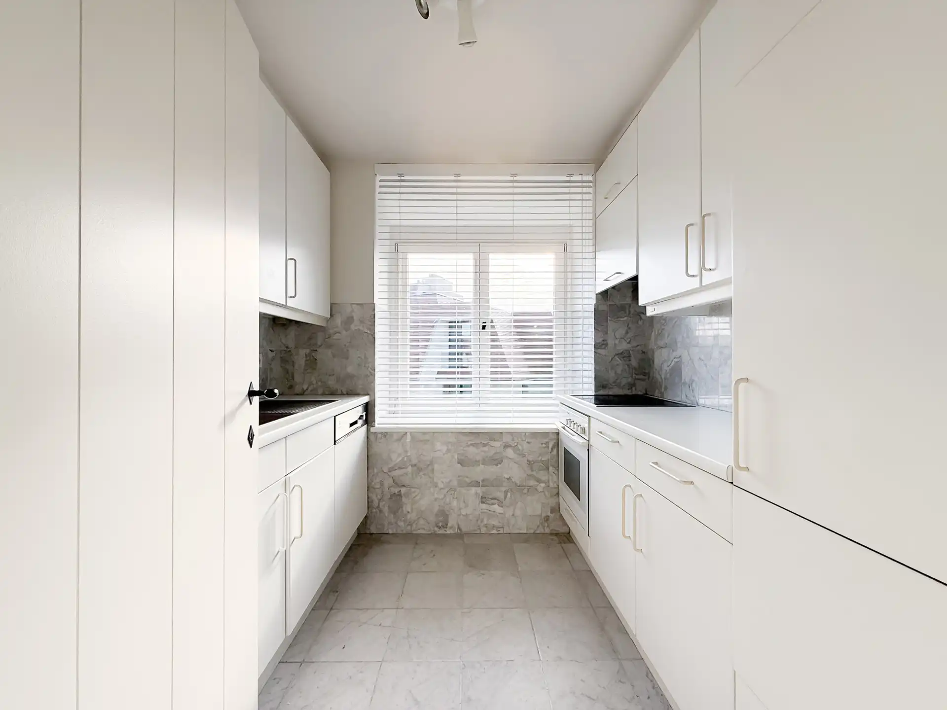 Stijlvol gemeubeld appartement / toplocatie nabij de Zeedijk foto 13