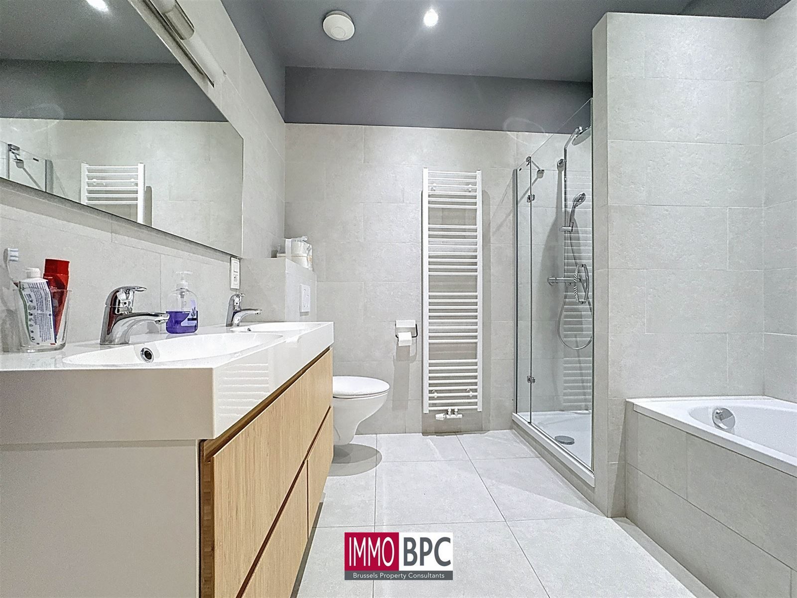 UITZONDERLIJKE MODERNE OPBRENGSTEIGENDOM IN GANSHOREN – 595 m² WOONOPPERVLAKTE foto 27