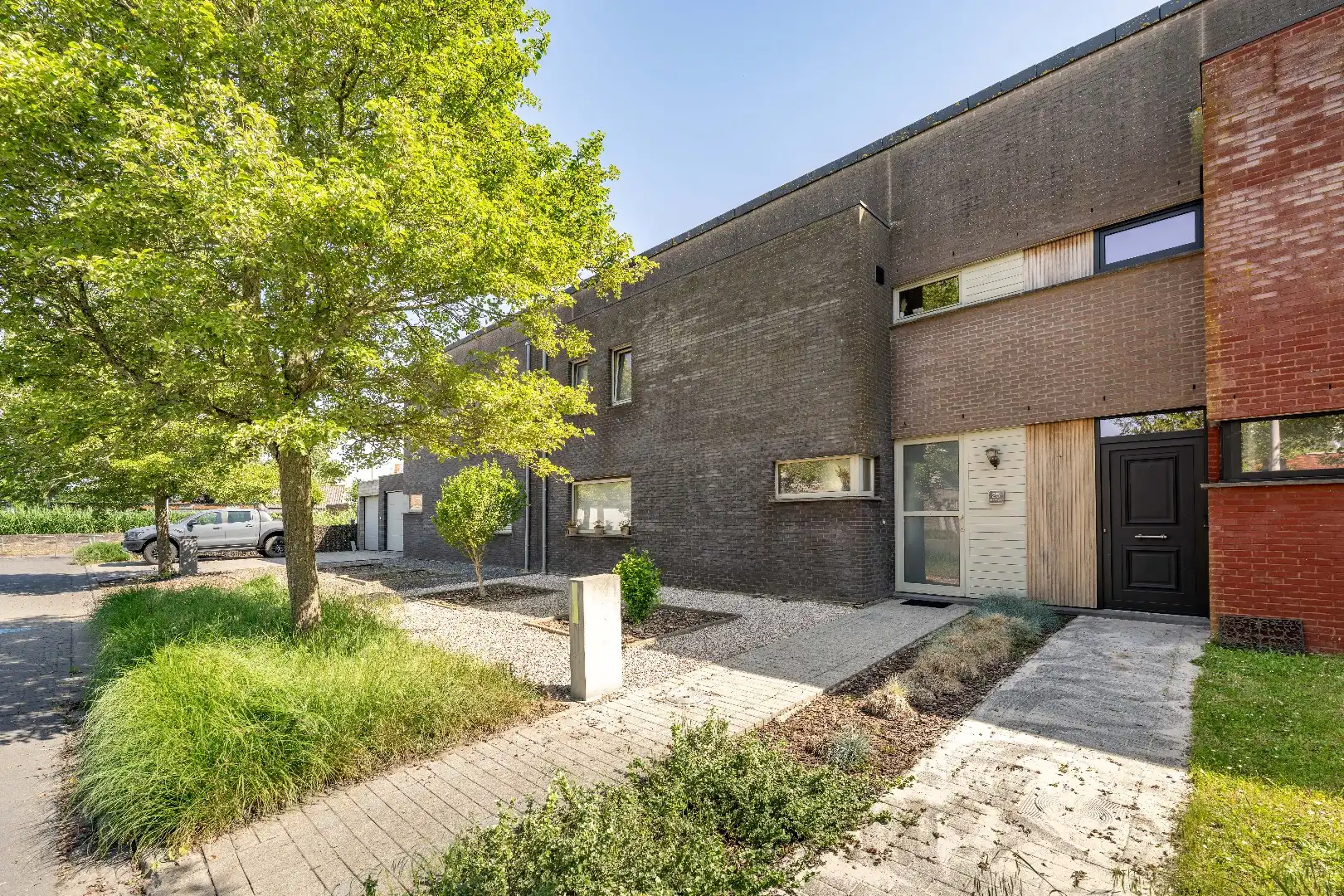 INSTAPKLARE GEZINSWONING  3 SLPKS | TUIN & TOEGANG ACHTEROM foto {{pictureIndex}}