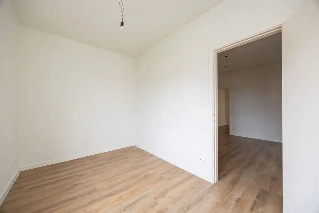 Gerenoveerd appartement met terras foto 10