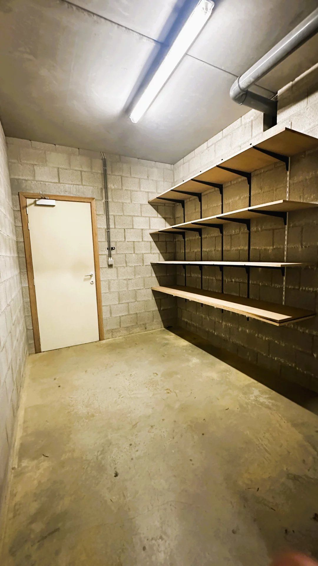 Zeer ruim instapklaar appartement met open uitzicht – 2 slpk – groot terras – garagebox + berging foto 19