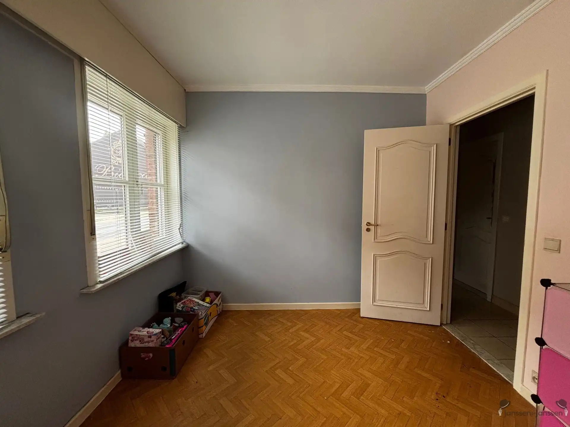 Ruime woning met 5 slaapkamers en tuin foto 11