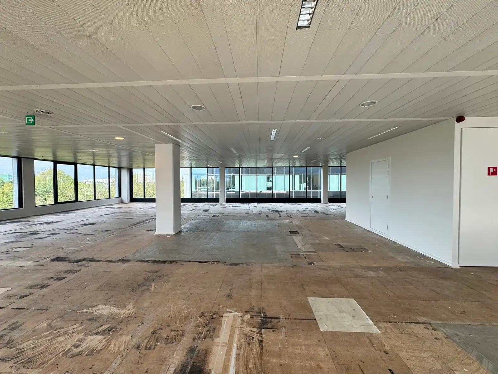 Moderne Kantoren te huur vlakbij Berchem Station foto 9