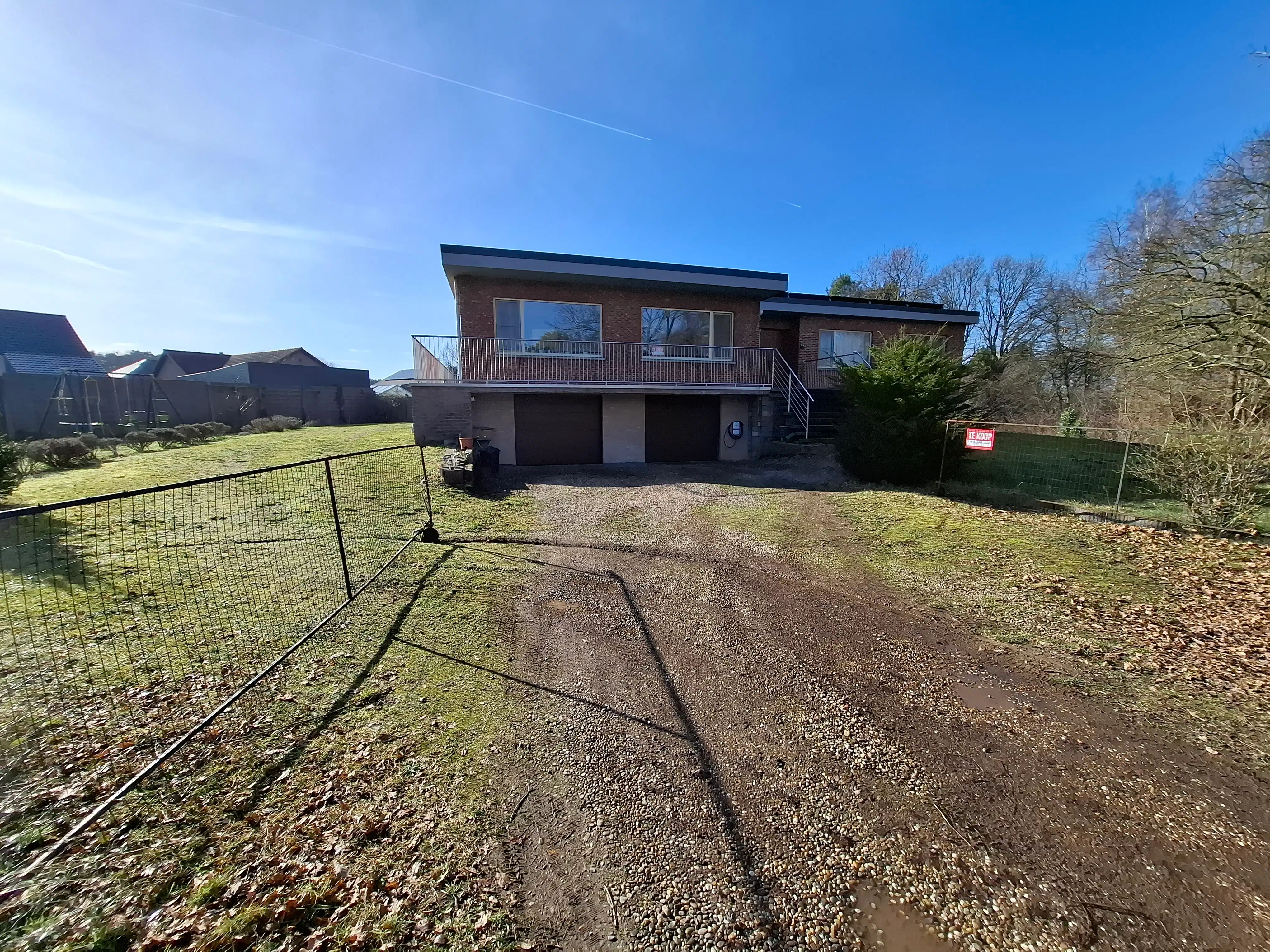 TE KOOP! Jouw instapklaar droomhuis met 5 slaapkamers en een royaal perceel van bijna 28 are in Heusden-Zolder! foto 6