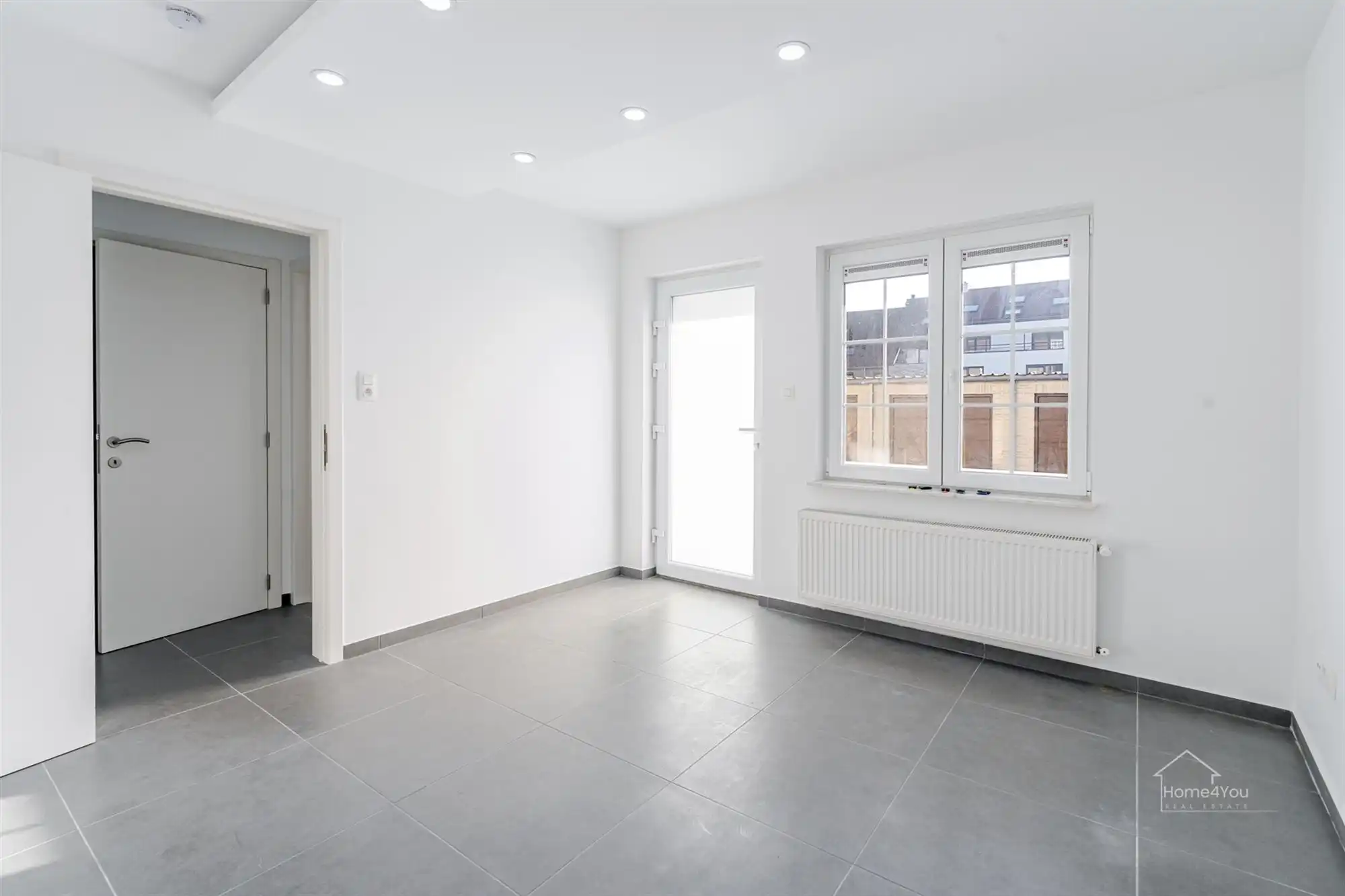 Volledig vernieuwd GLV appartement, terras en 2 slaapkamers  foto 11
