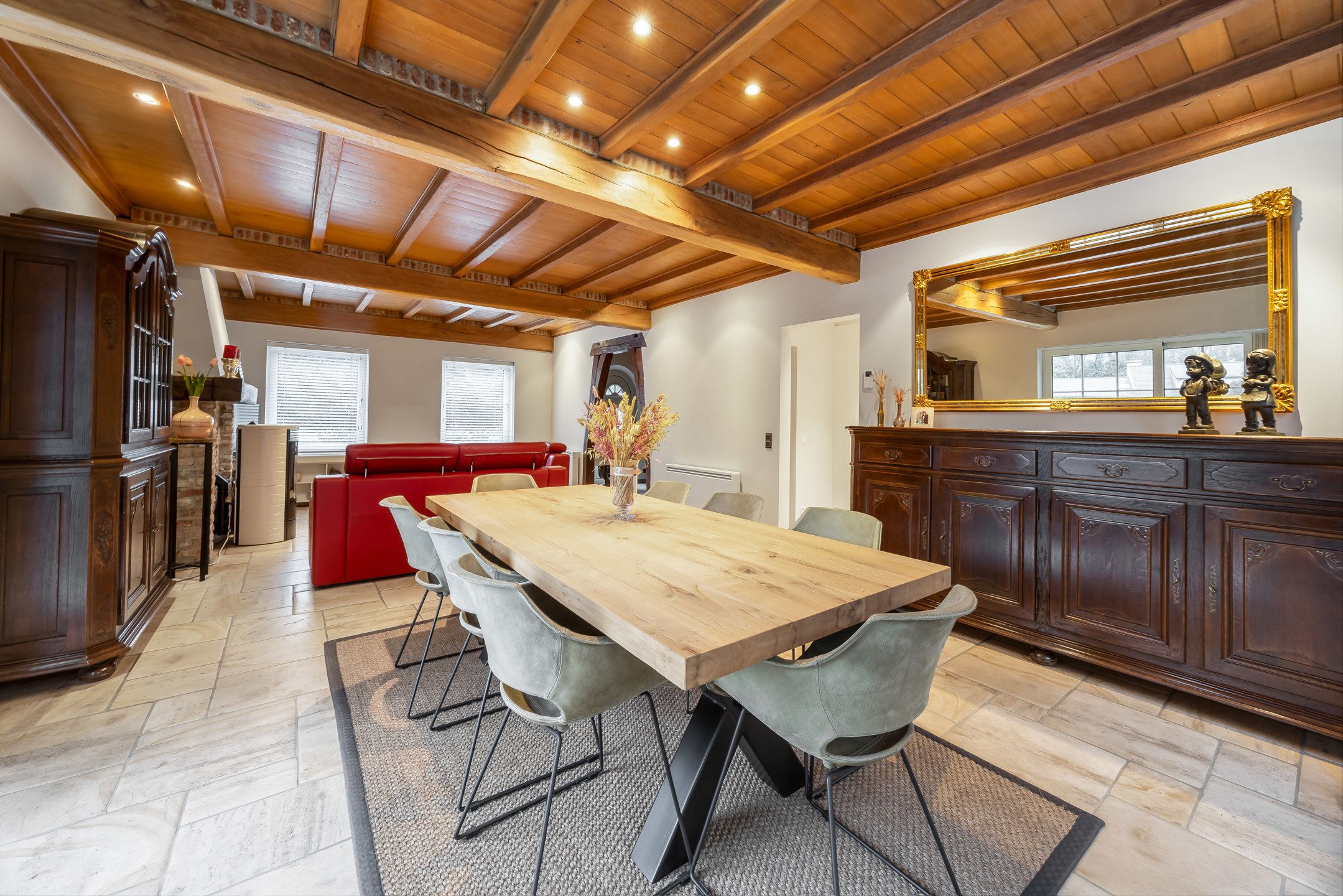 Ruime en lichtrijke gezinswoning te koop in Zandhoven foto 4