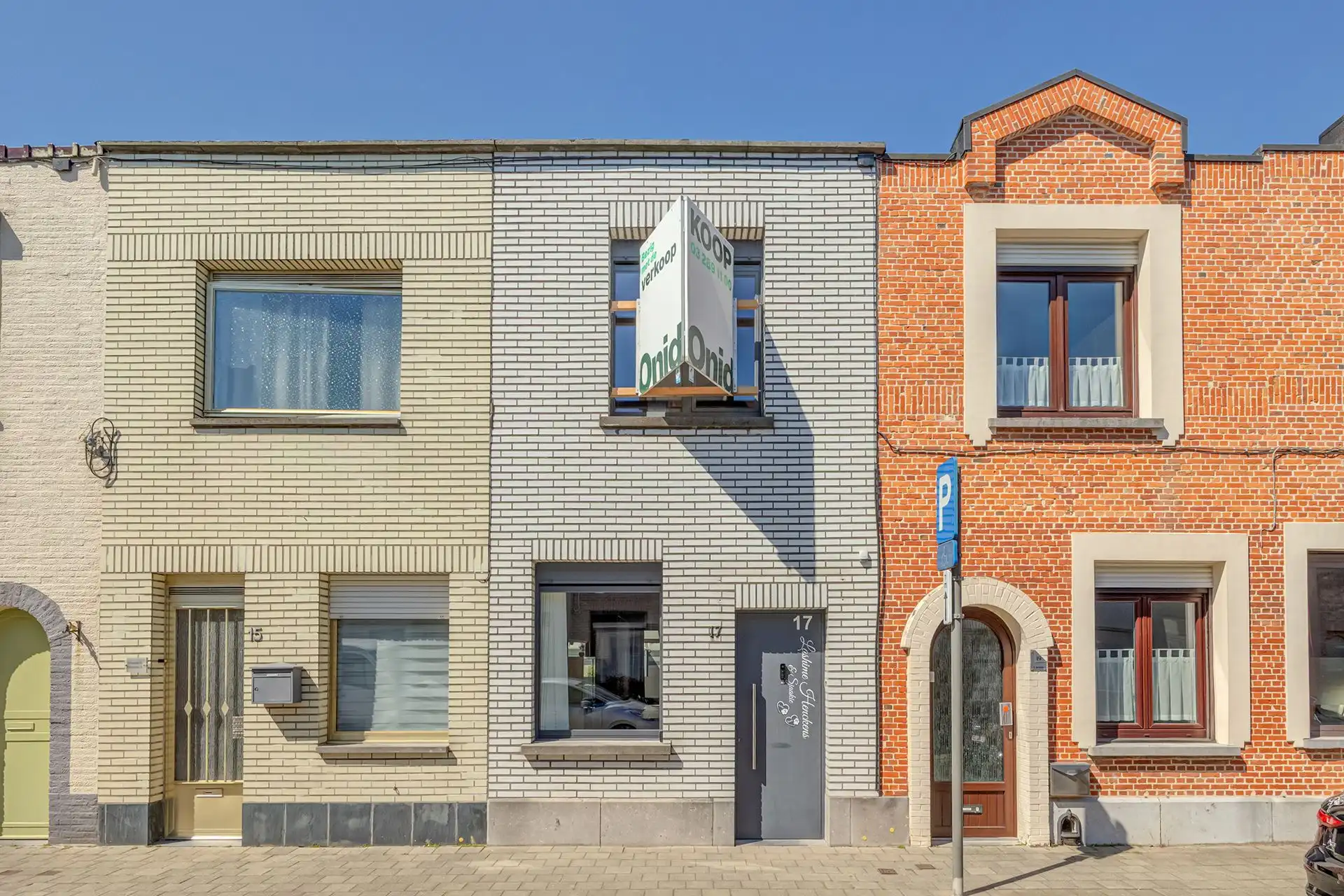 Instapklare woning met tuin in Deurne-Noord foto {{pictureIndex}}