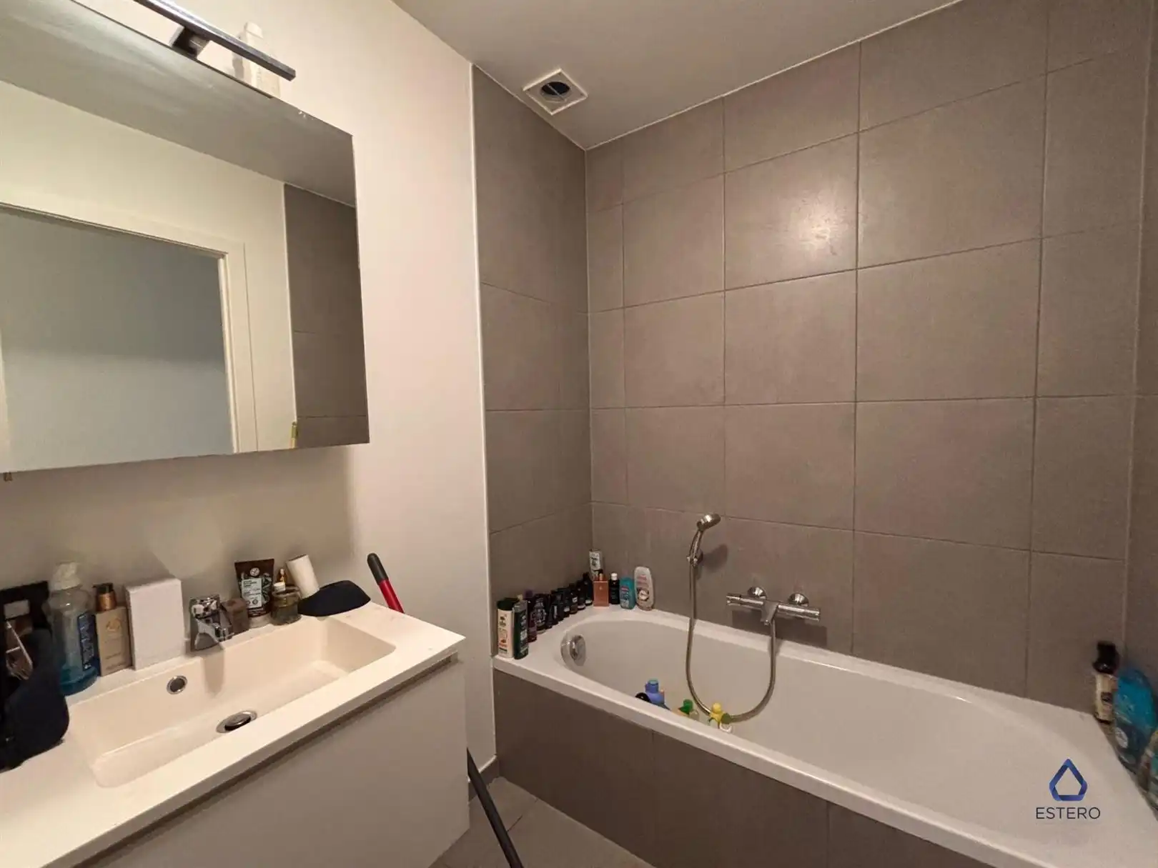 Top afgewerkt 2-slaapkamerappartement aan Tour & Taxis foto 10