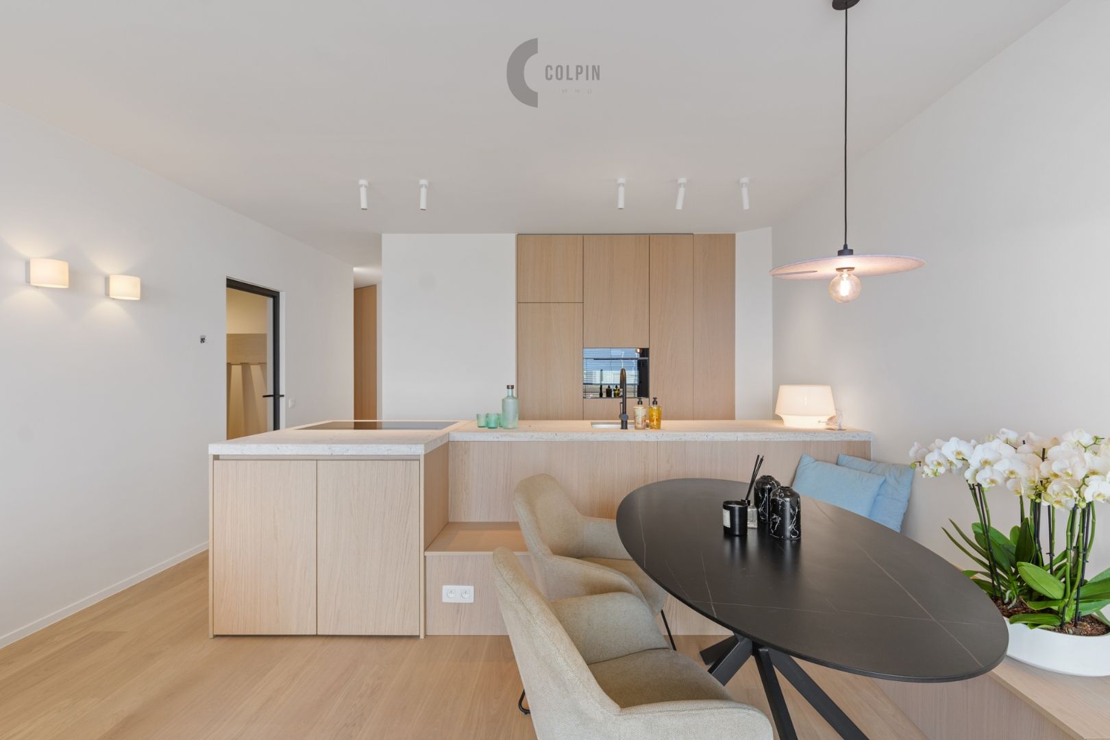 Stijlvol gerenoveerd 3slk- appartement met frontaal zeezicht foto 7