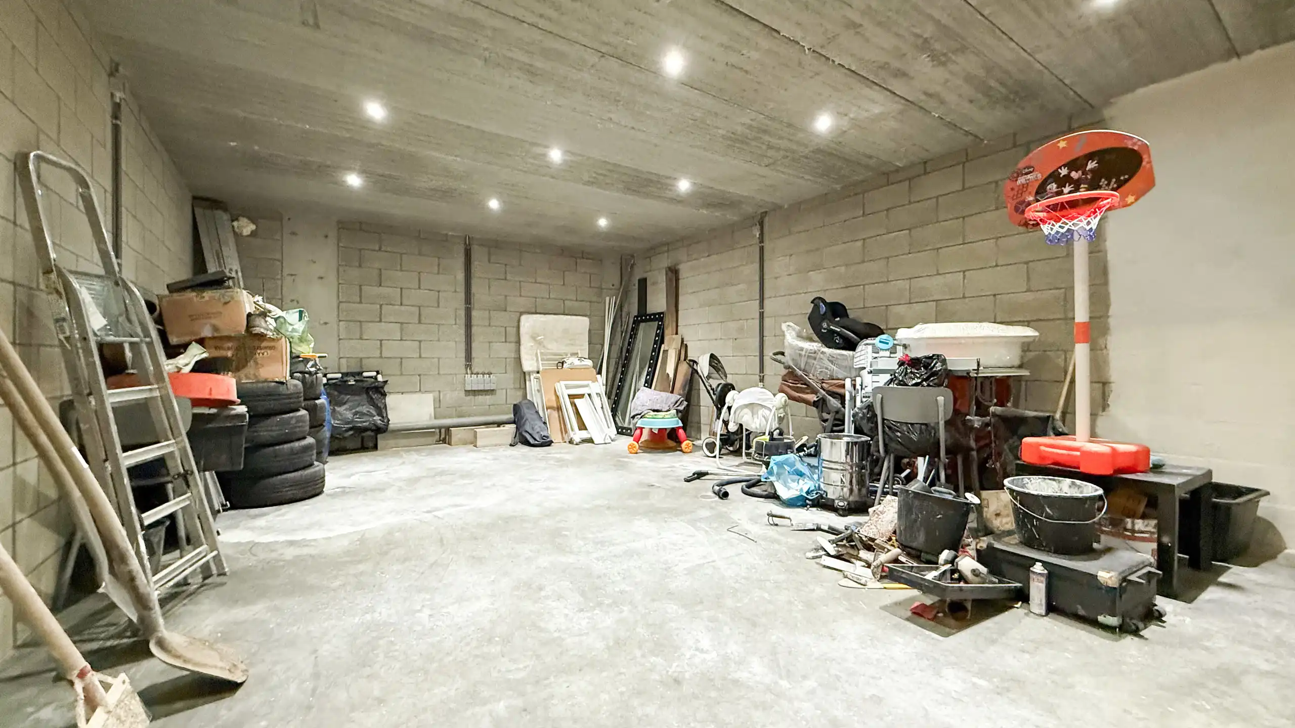 Exclusieve villa in Genk – stijlvol wonen aan 2% registratie foto 17