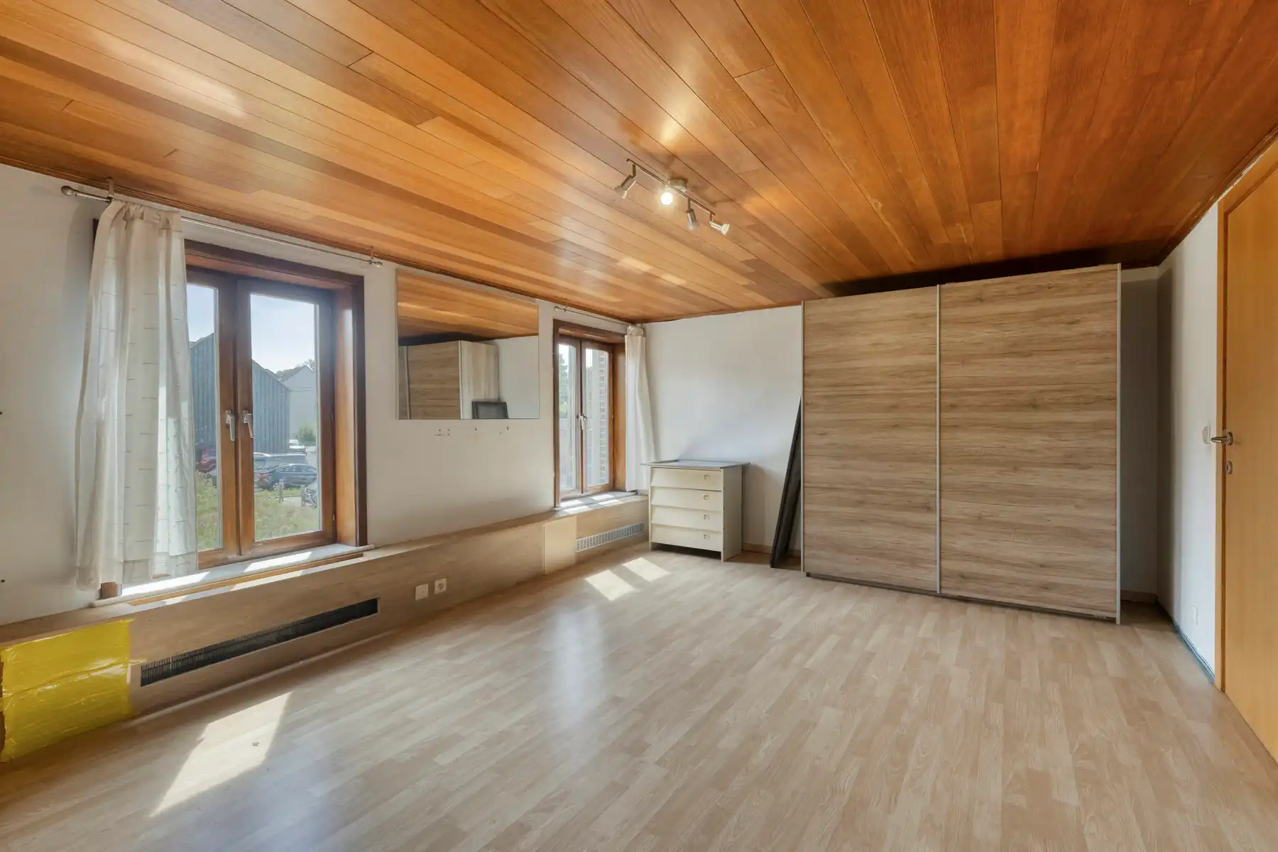TE KOOP - instapklare woning met 3 slaapkamers en garage foto 13