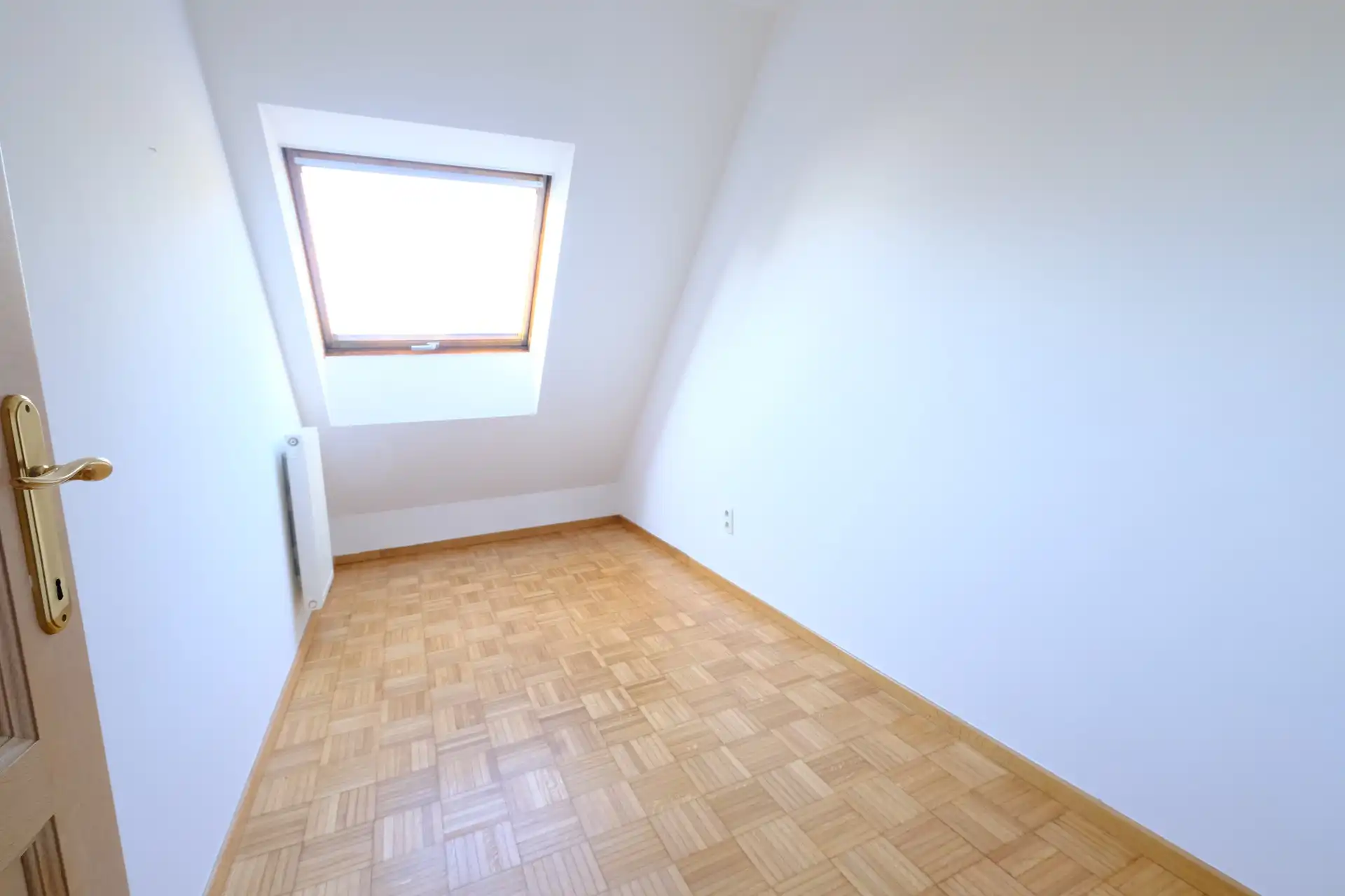 Duplex appartement met 3 slaapkamers in Genk. foto 12