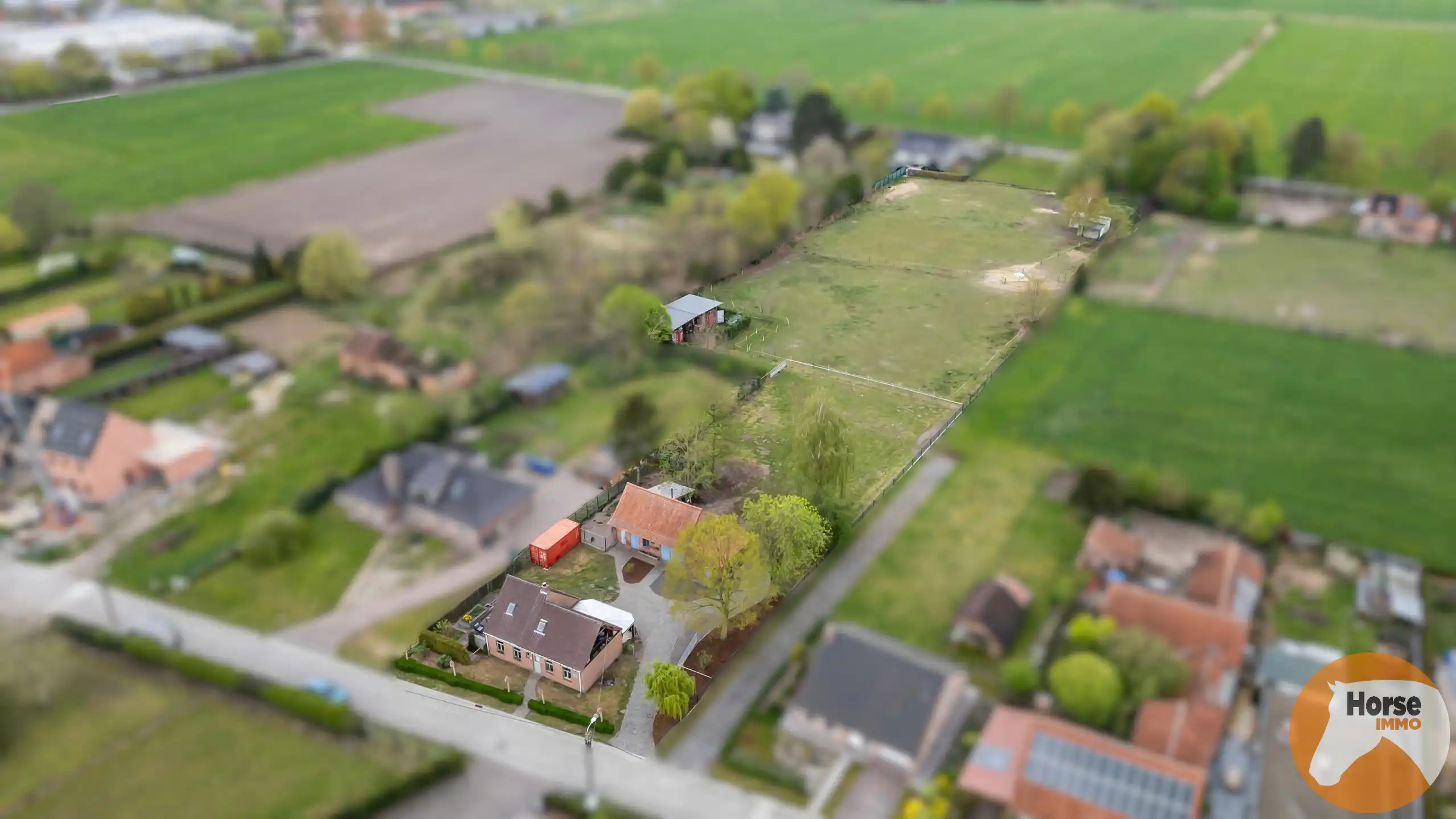 LOKEREN - Charmante woning met schuur en aanpalende weide  foto 5