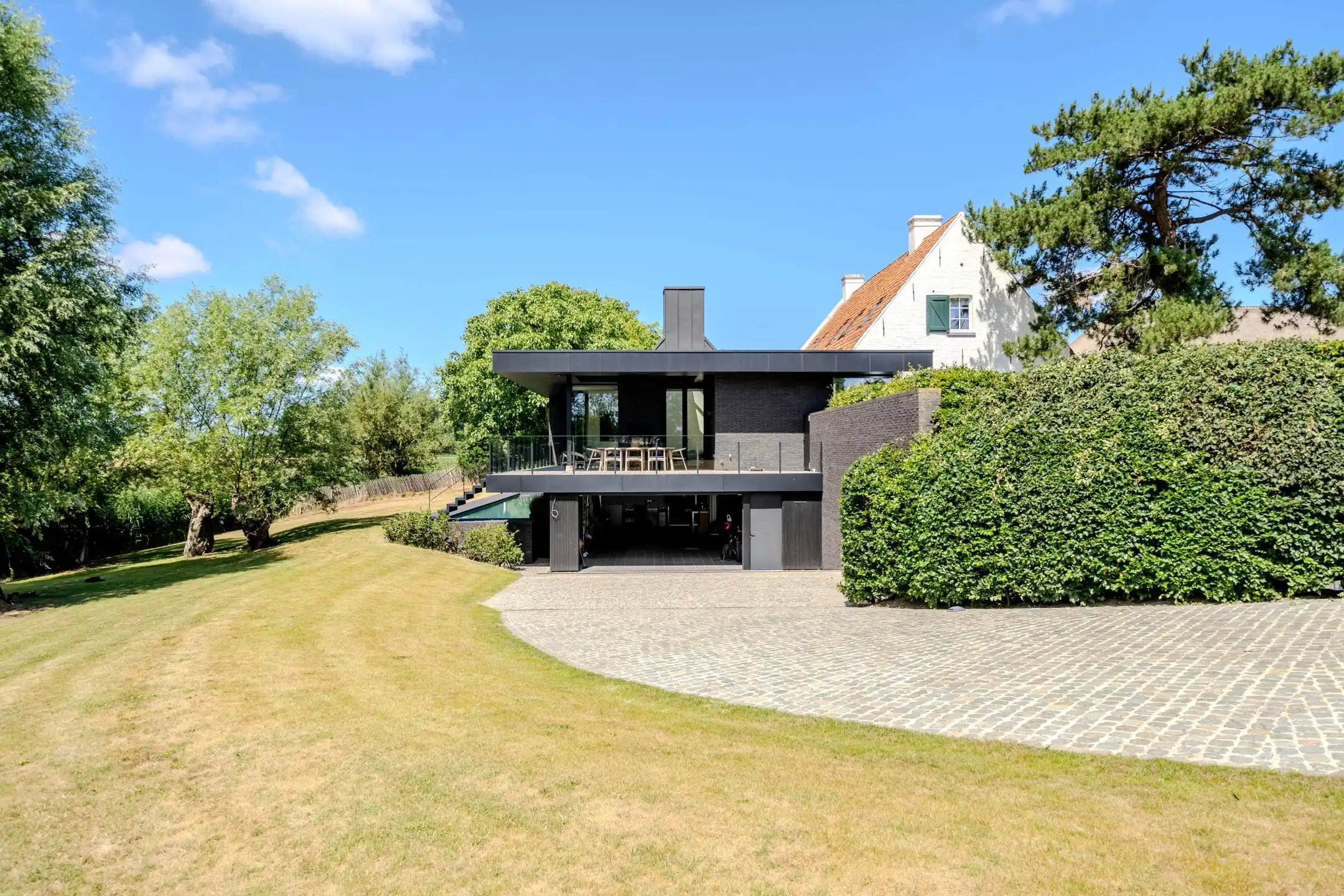 Karaktervolle hoeve met authentieke charme en een verfijnde, luxueuze afwerking op een uniek domein van 2.913 m²... foto 4