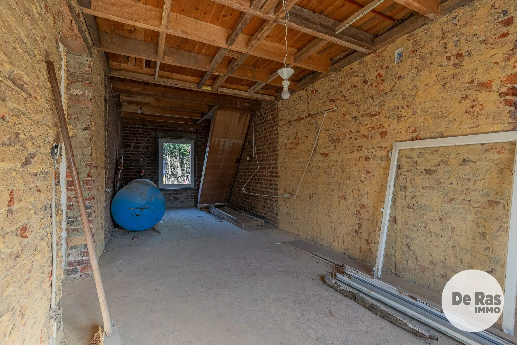 HAALTERT - Verder te renoveren woning met 4 kamers en tuin foto 14